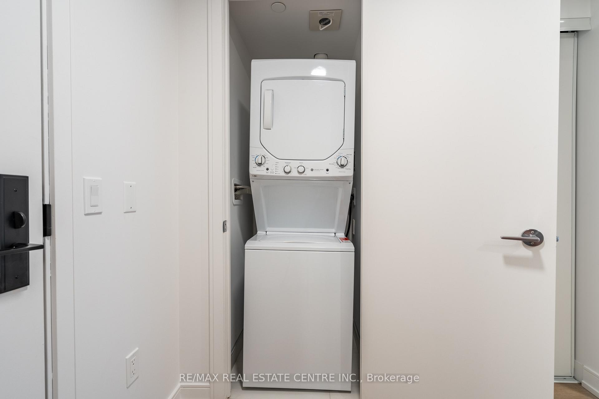Photo 10 of Unit 814, 1 Jarvis Street, Hamilton, Beasley — HOMEH