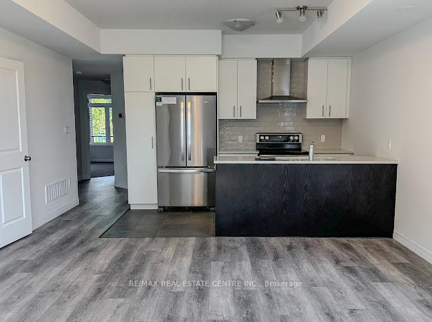 Photo 4 of 86 Thatcher Drive, Guelph, Kortright East — HOMEH