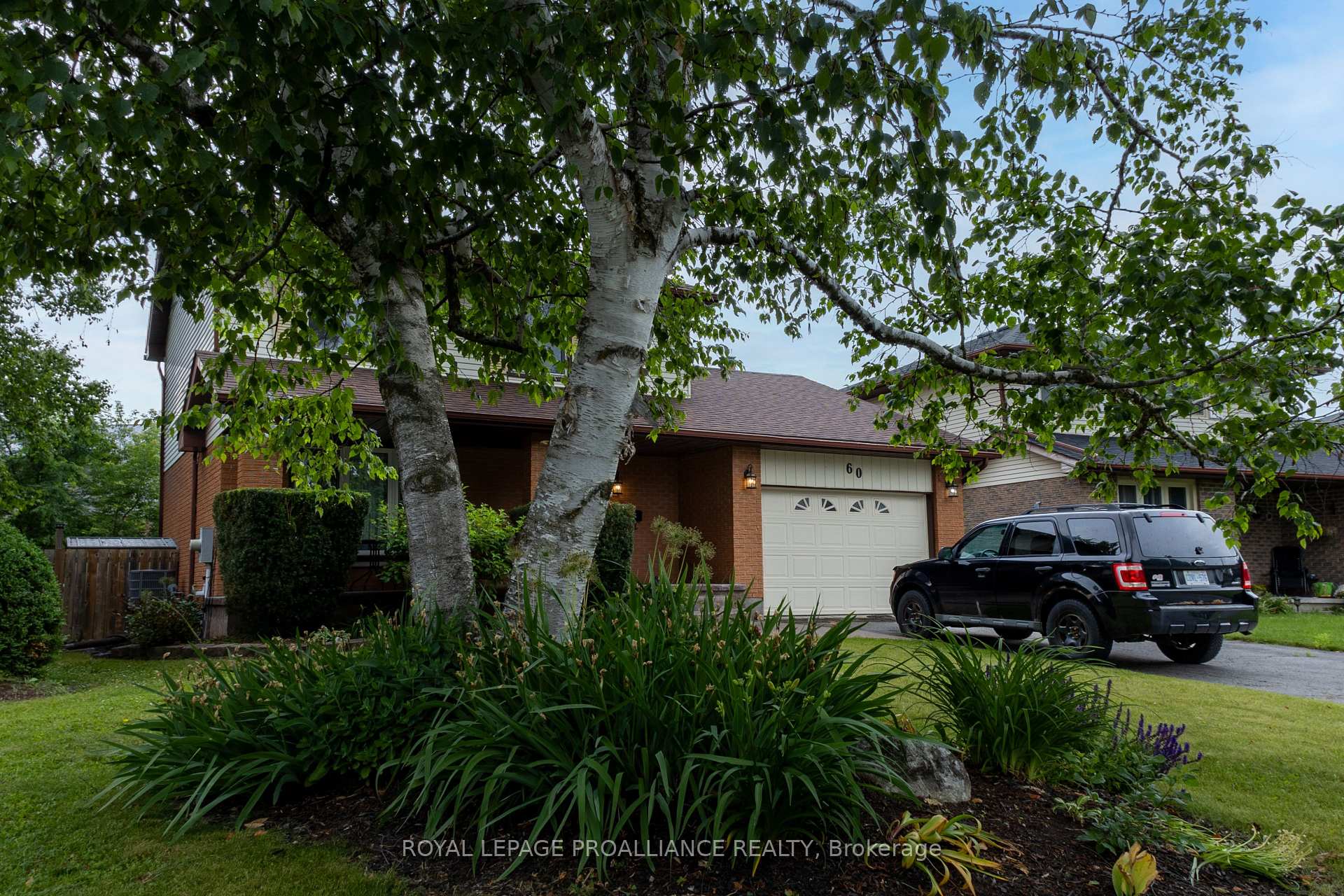 Photo 4 of 60 Beverley Crescent, Belleville, Belleville Ward — HOMEH