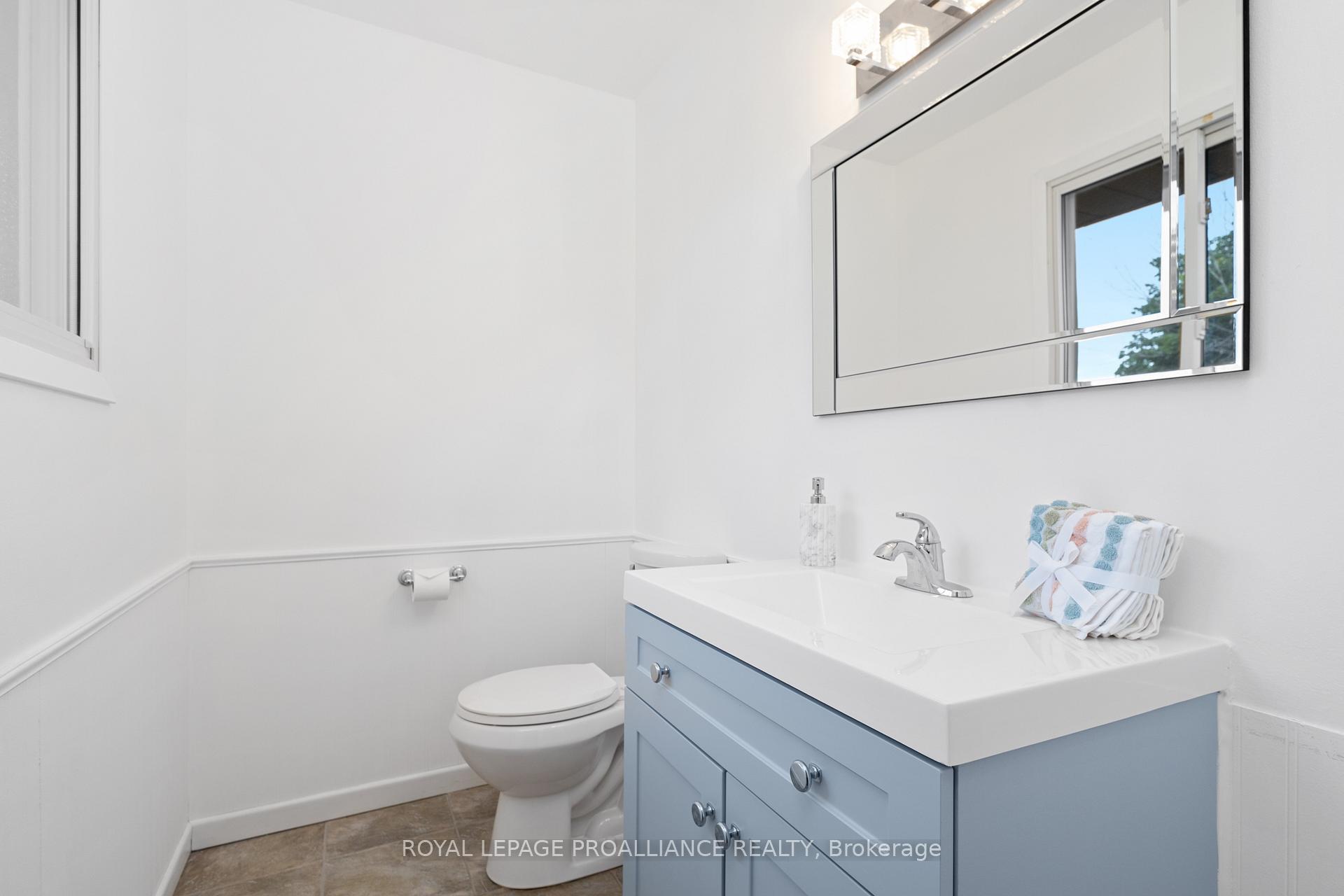 Photo 22 of 60 Beverley Crescent, Belleville, Belleville Ward — HOMEH