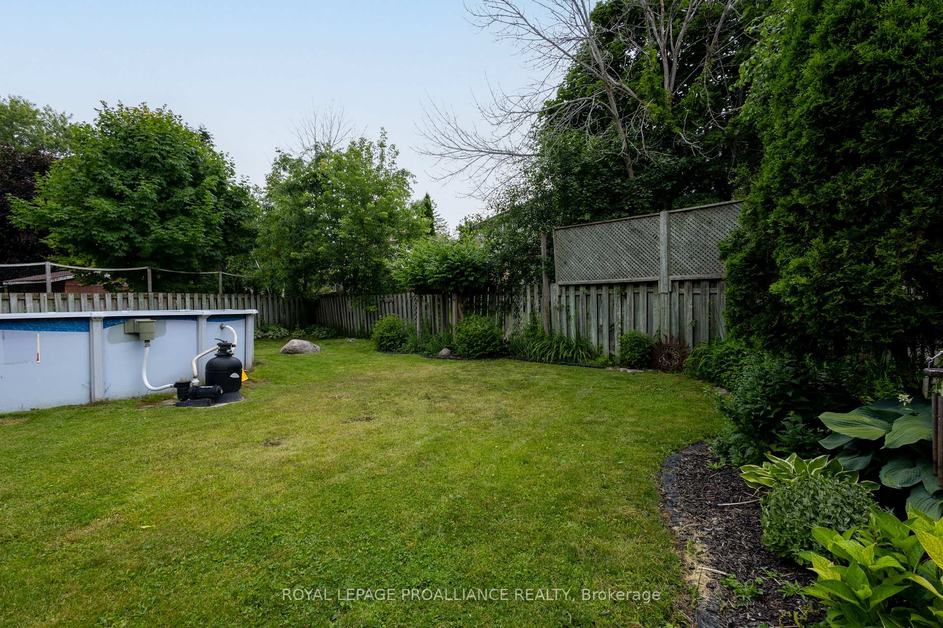 Photo 32 of 60 Beverley Crescent, Belleville, Belleville Ward — HOMEH