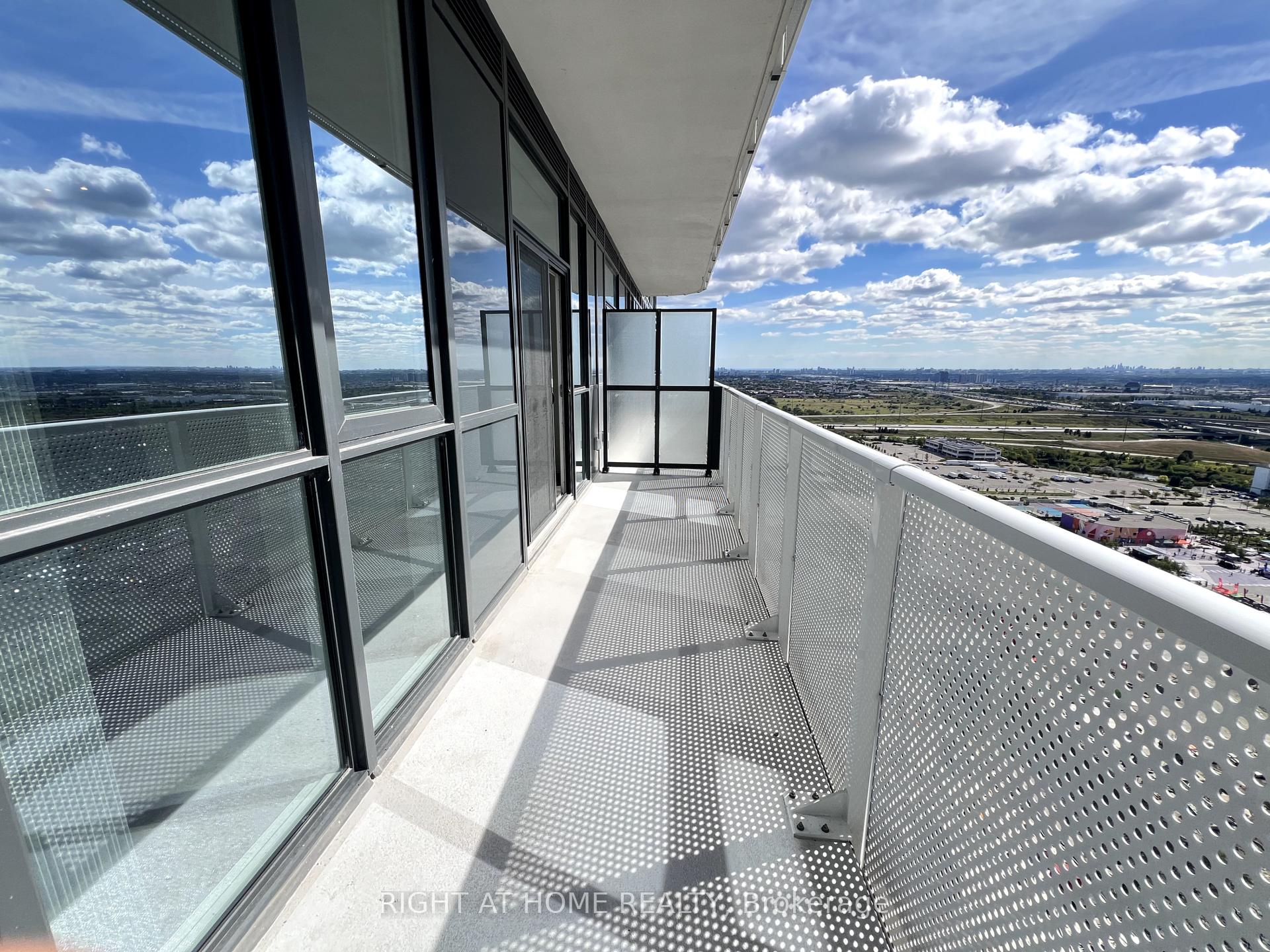 Photo 5 of Unit 3116, 28 Interchange Way, Vaughan, Vaughan Corporate Centre — HOMEH