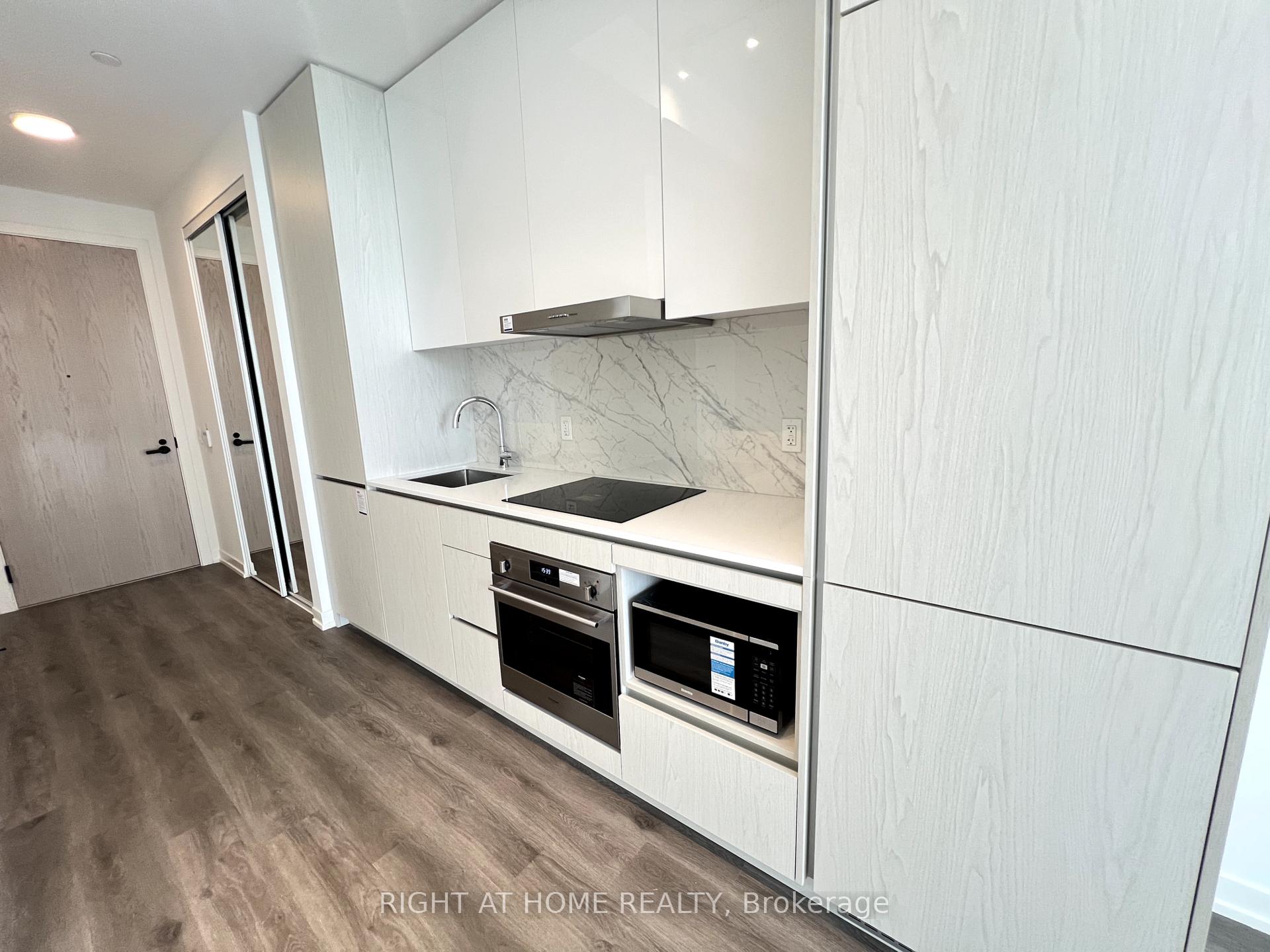 Photo 17 of Unit 3116, 28 Interchange Way, Vaughan, Vaughan Corporate Centre — HOMEH