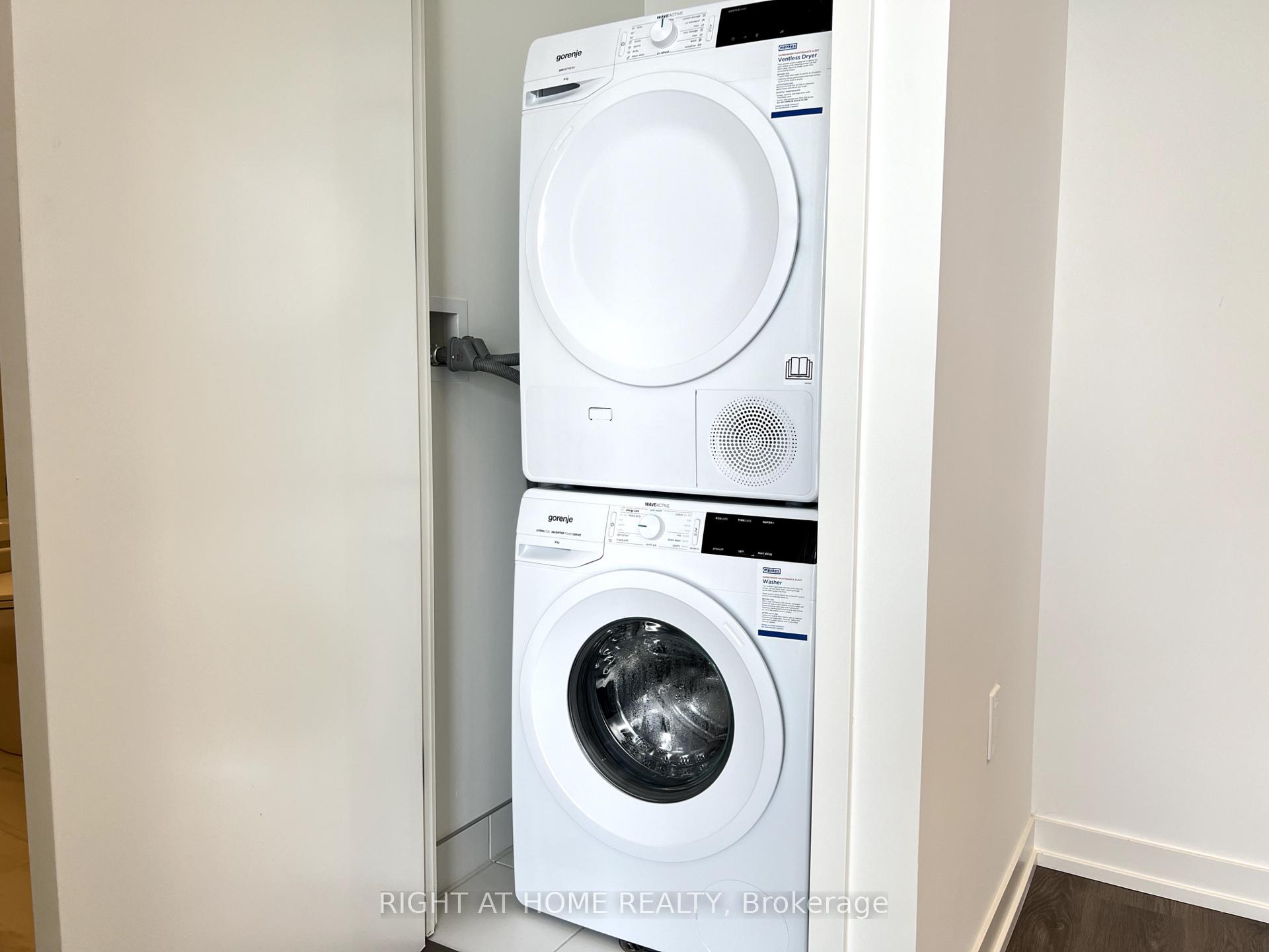 Photo 7 of Unit 3116, 28 Interchange Way, Vaughan, Vaughan Corporate Centre — HOMEH