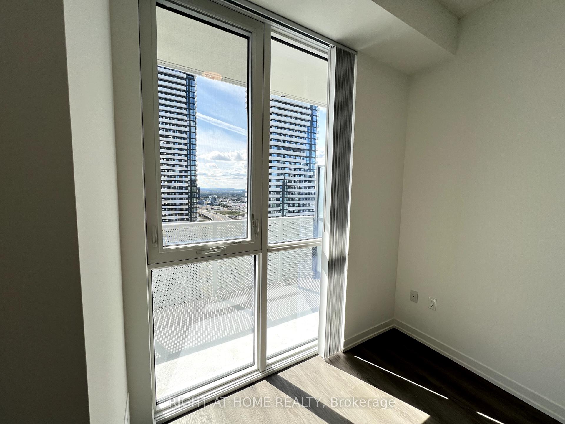 Photo 10 of Unit 3116, 28 Interchange Way, Vaughan, Vaughan Corporate Centre — HOMEH