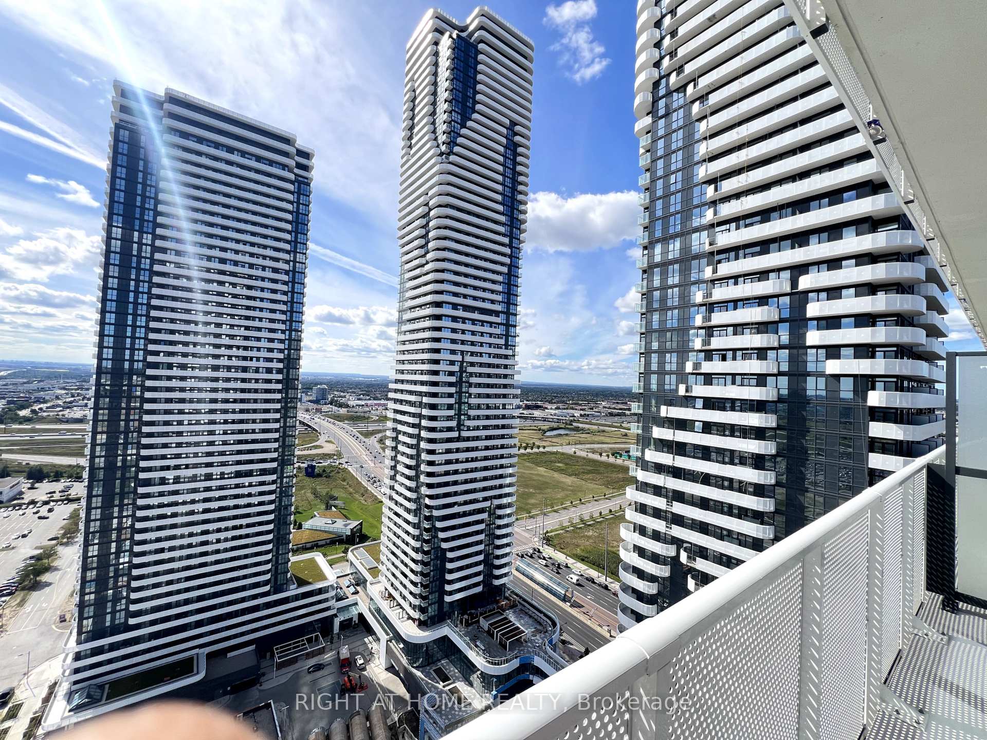 Photo 20 of Unit 3116, 28 Interchange Way, Vaughan, Vaughan Corporate Centre — HOMEH