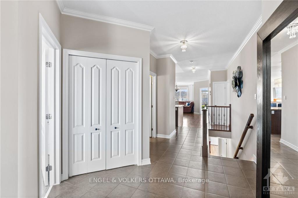 Photo 3 of 600 Woodbriar Way, Ottawa, Blossom Park/Kemp Park/Findlay Creek — HOMEH