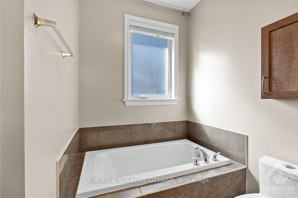 Photo 17 of 600 Woodbriar Way, Ottawa, Blossom Park/Kemp Park/Findlay Creek — HOMEH