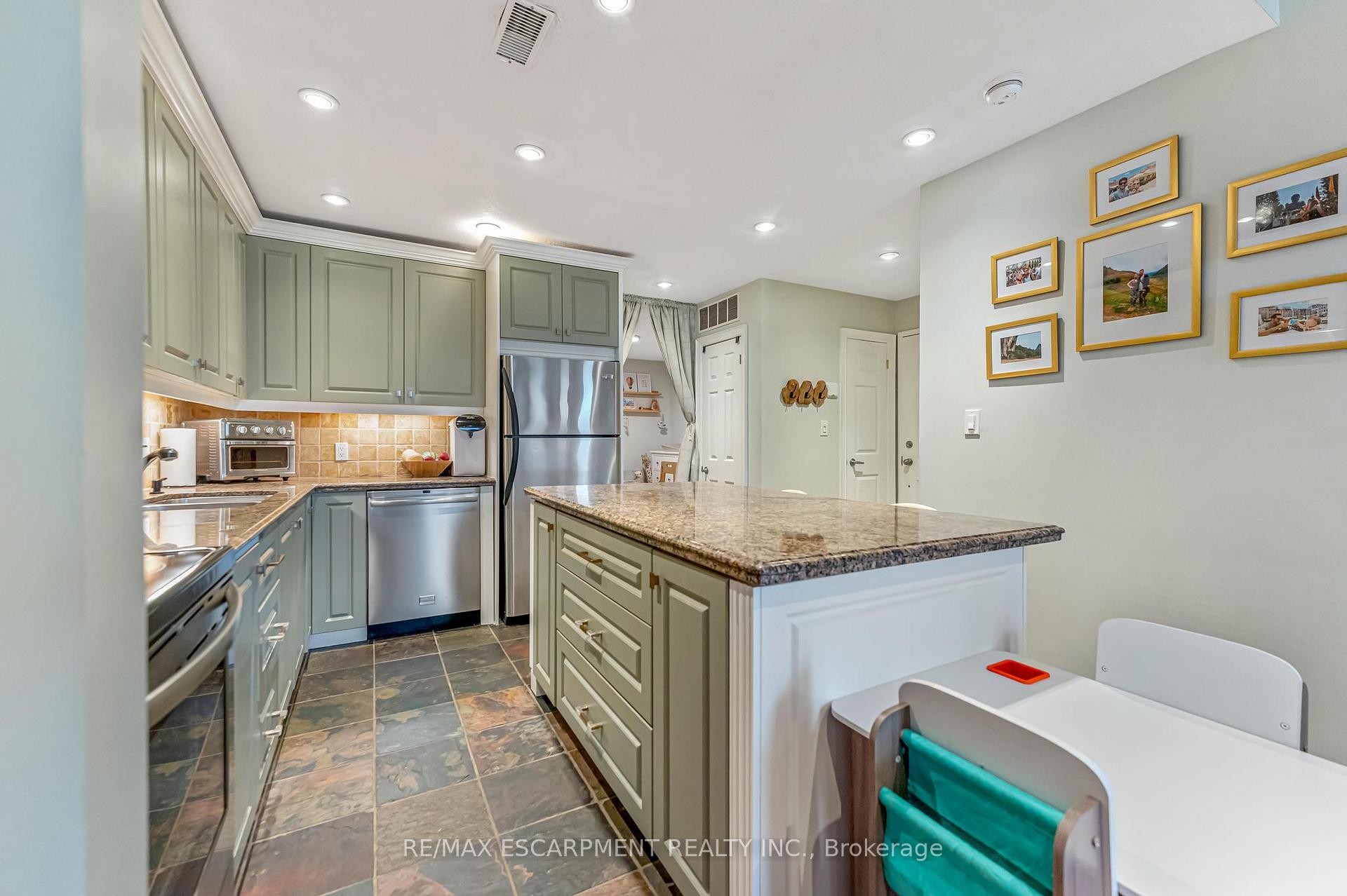 Photo 20 of Unit 304, 283 King Street E, Hamilton, Beasley — HOMEH
