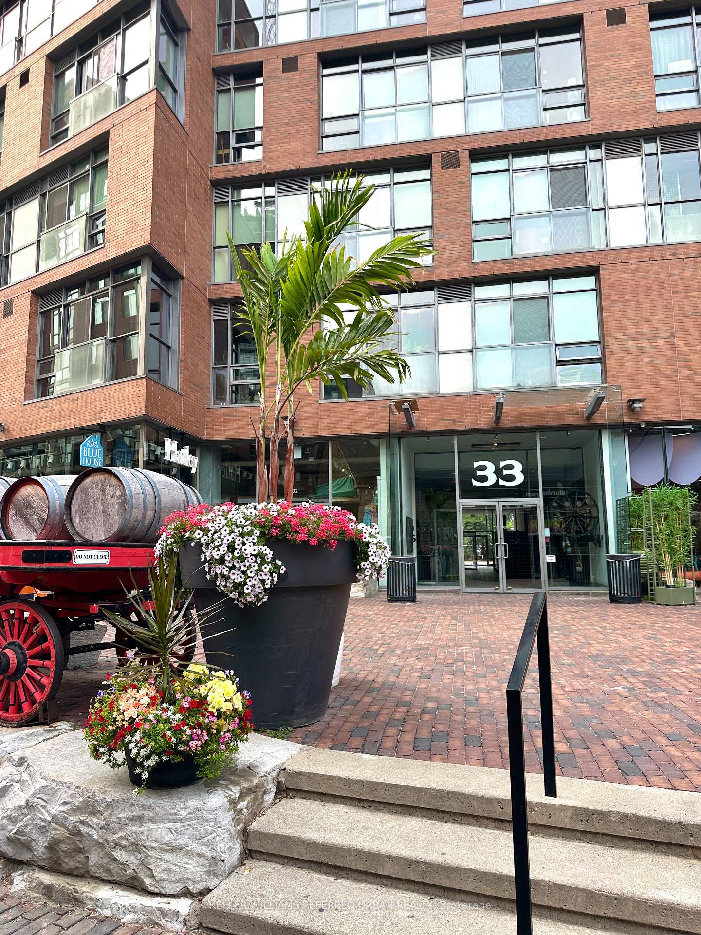 Photo 2 of Unit 1203, 33 Mill Street, Toronto, Waterfront Communities — HOMEH