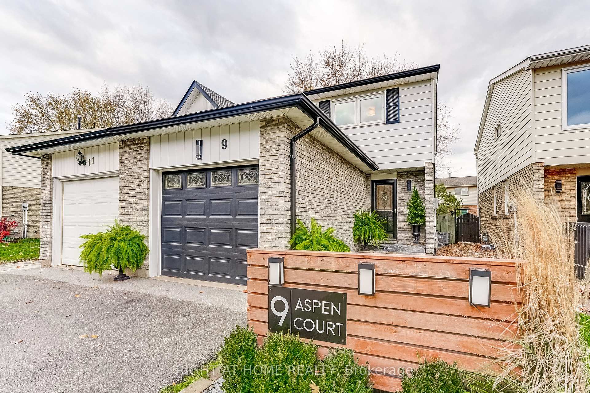 Photo 5 of 9 Aspen Court, Hamilton, Waterdown — HOMEH