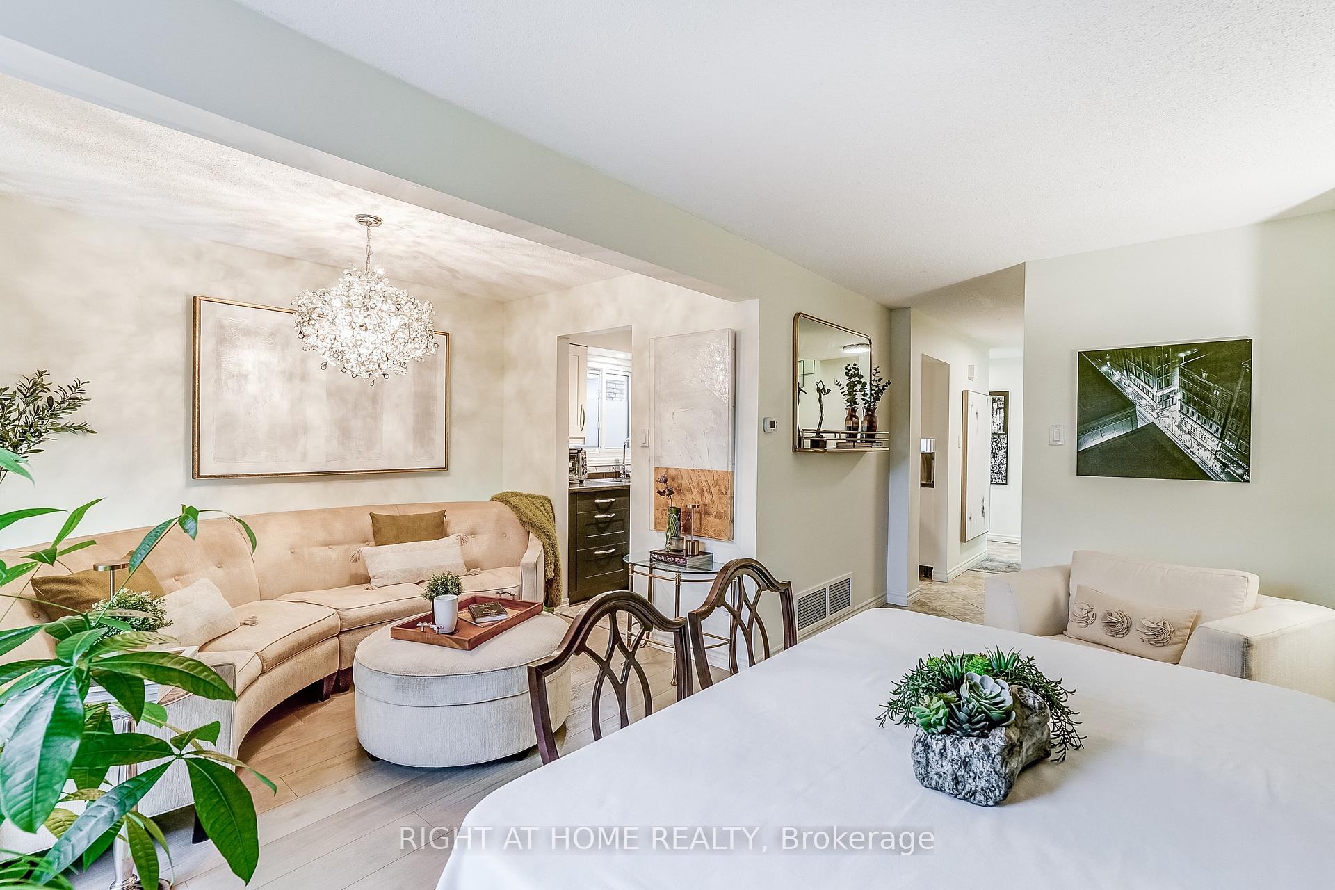 Photo 10 of 9 Aspen Court, Hamilton, Waterdown — HOMEH