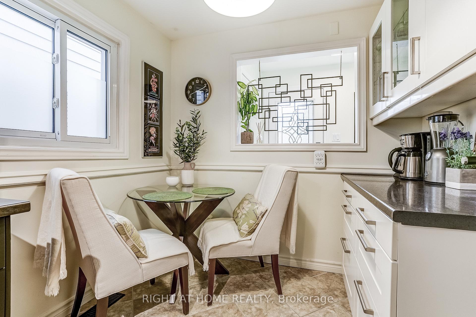 Photo 15 of 9 Aspen Court, Hamilton, Waterdown — HOMEH