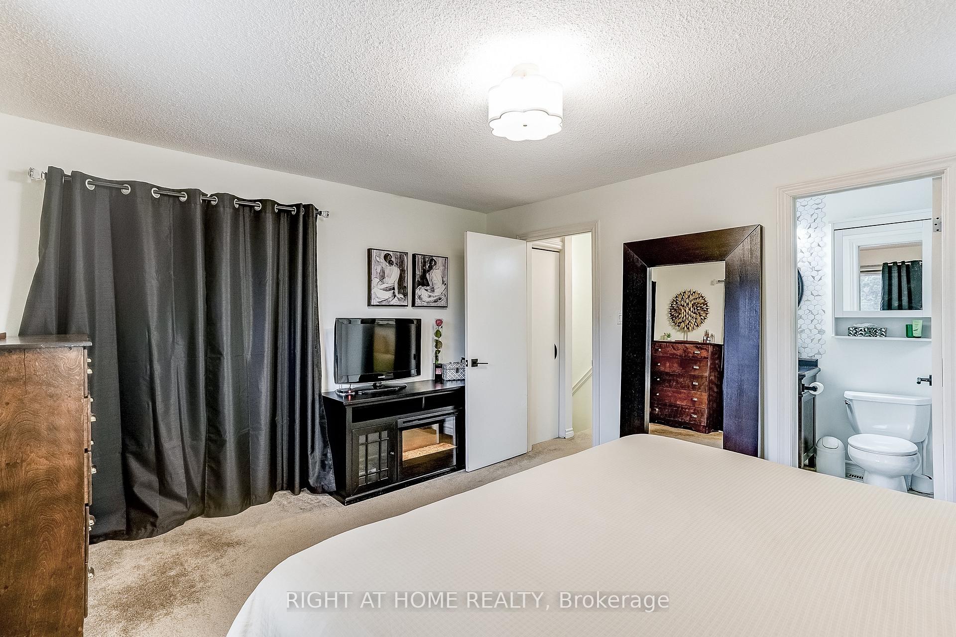 Photo 19 of 9 Aspen Court, Hamilton, Waterdown — HOMEH