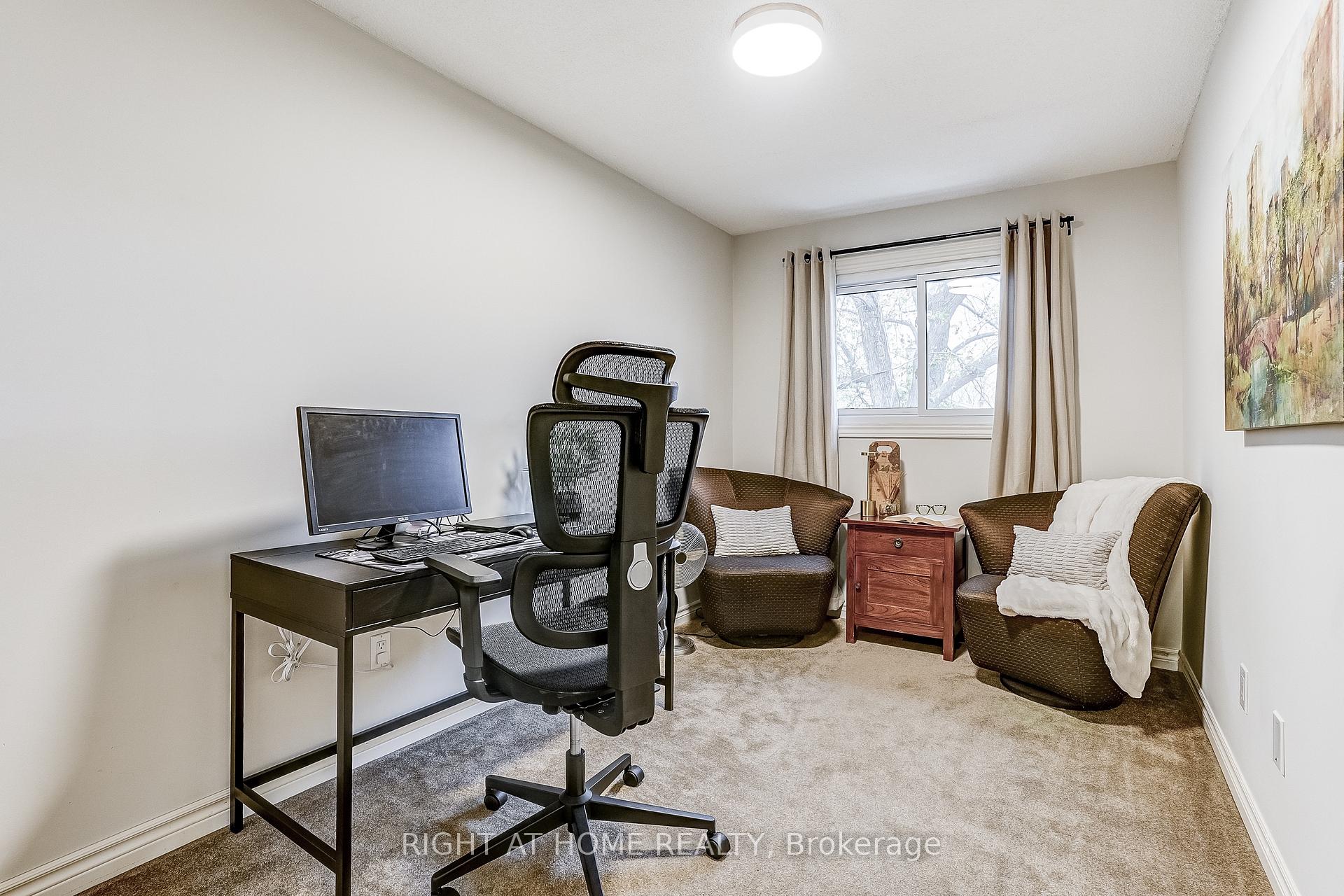 Photo 21 of 9 Aspen Court, Hamilton, Waterdown — HOMEH