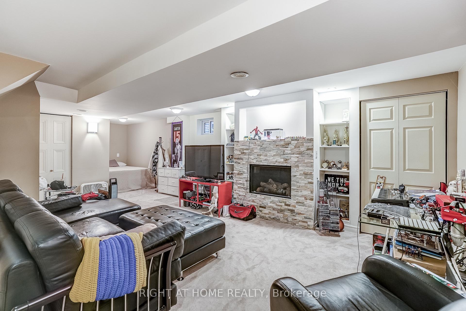 Photo 23 of 9 Aspen Court, Hamilton, Waterdown — HOMEH