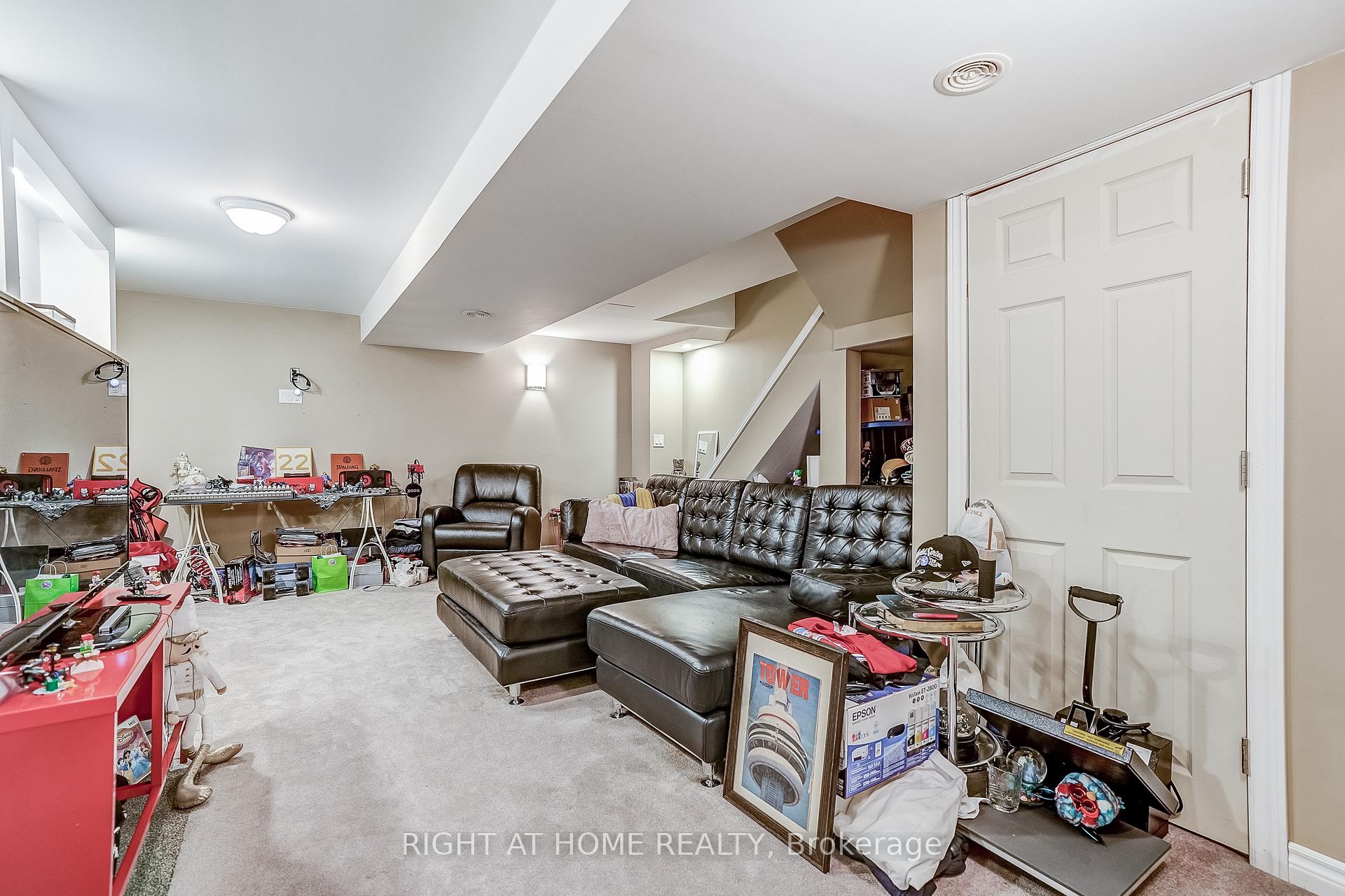 Photo 24 of 9 Aspen Court, Hamilton, Waterdown — HOMEH