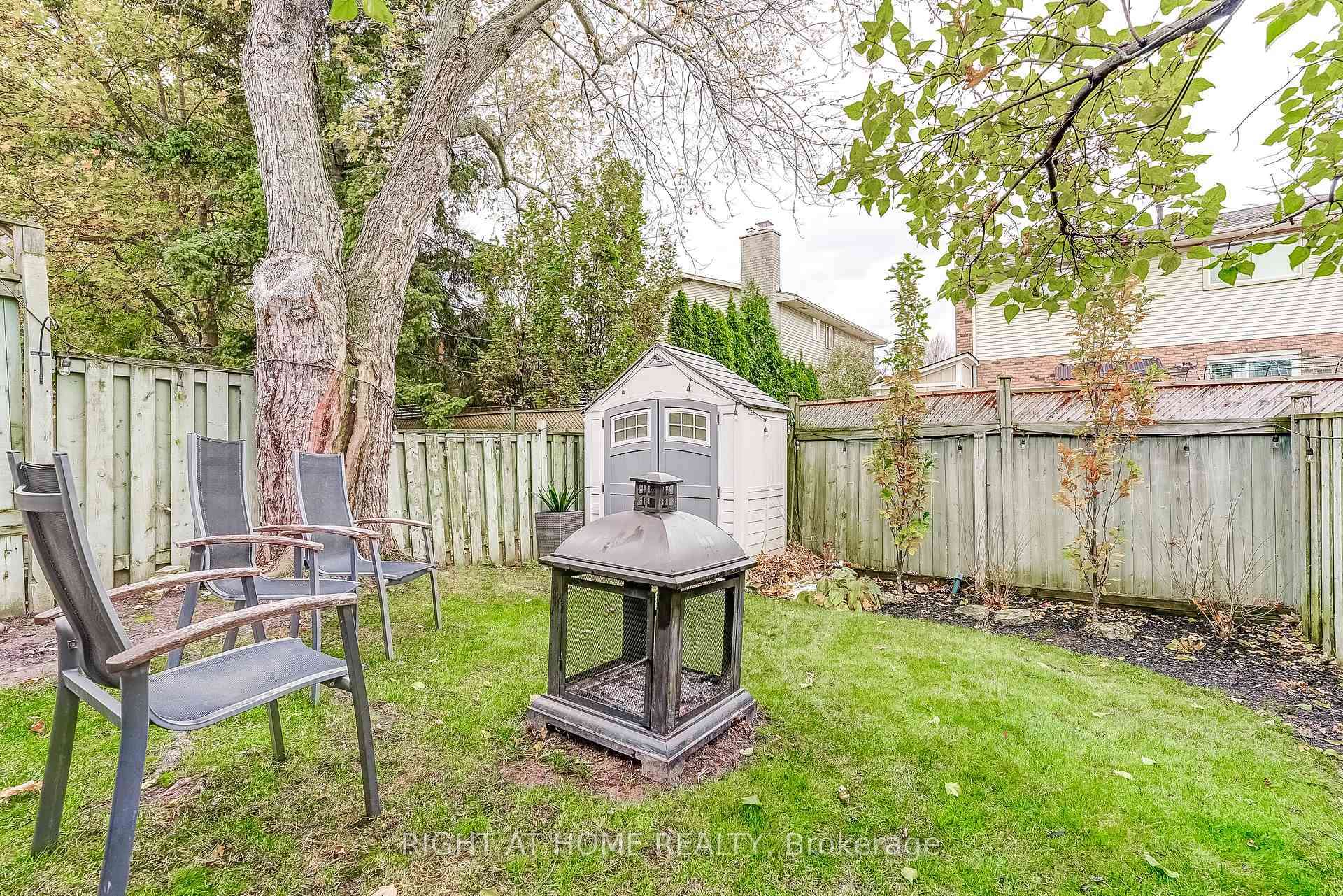 Photo 27 of 9 Aspen Court, Hamilton, Waterdown — HOMEH
