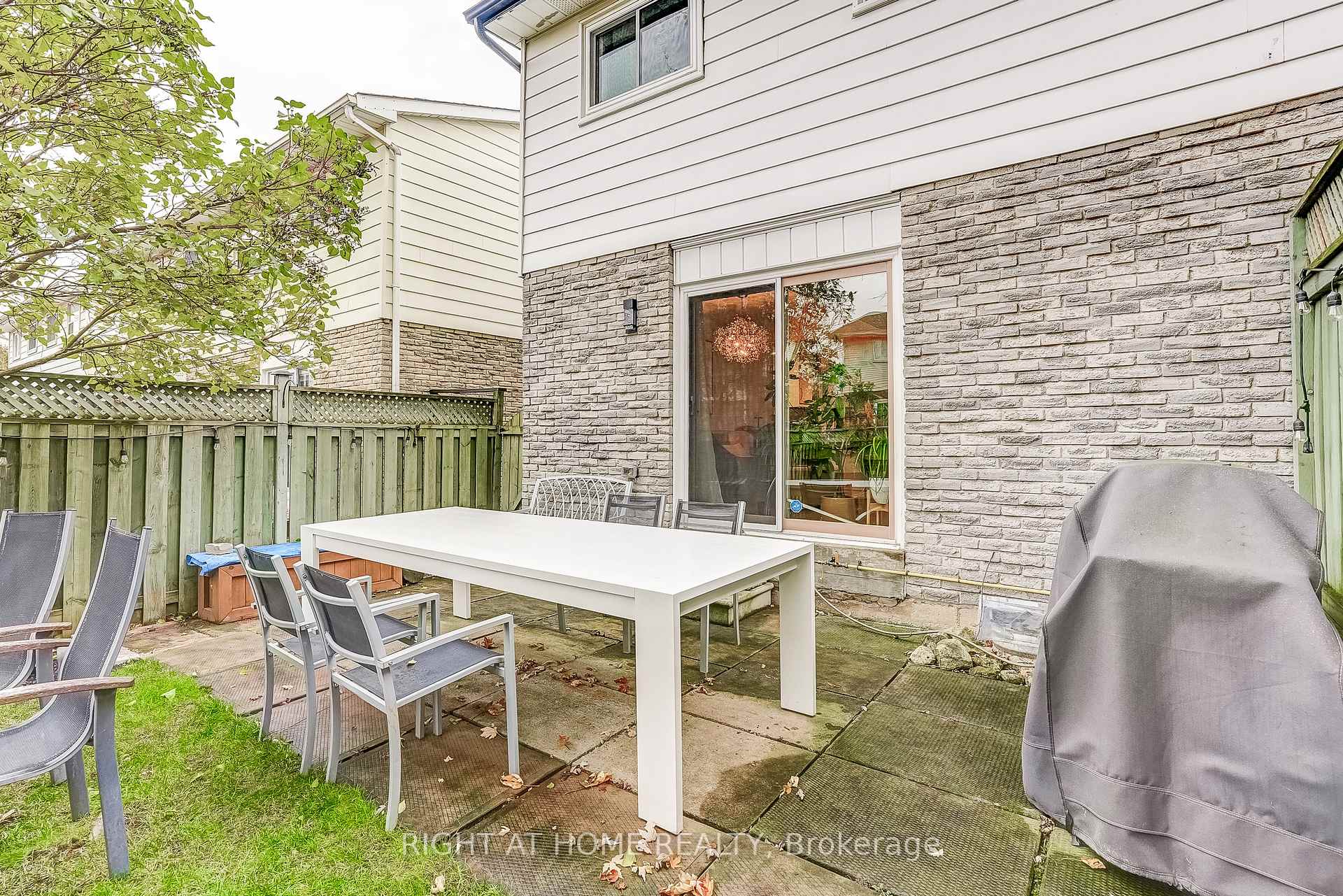Photo 29 of 9 Aspen Court, Hamilton, Waterdown — HOMEH