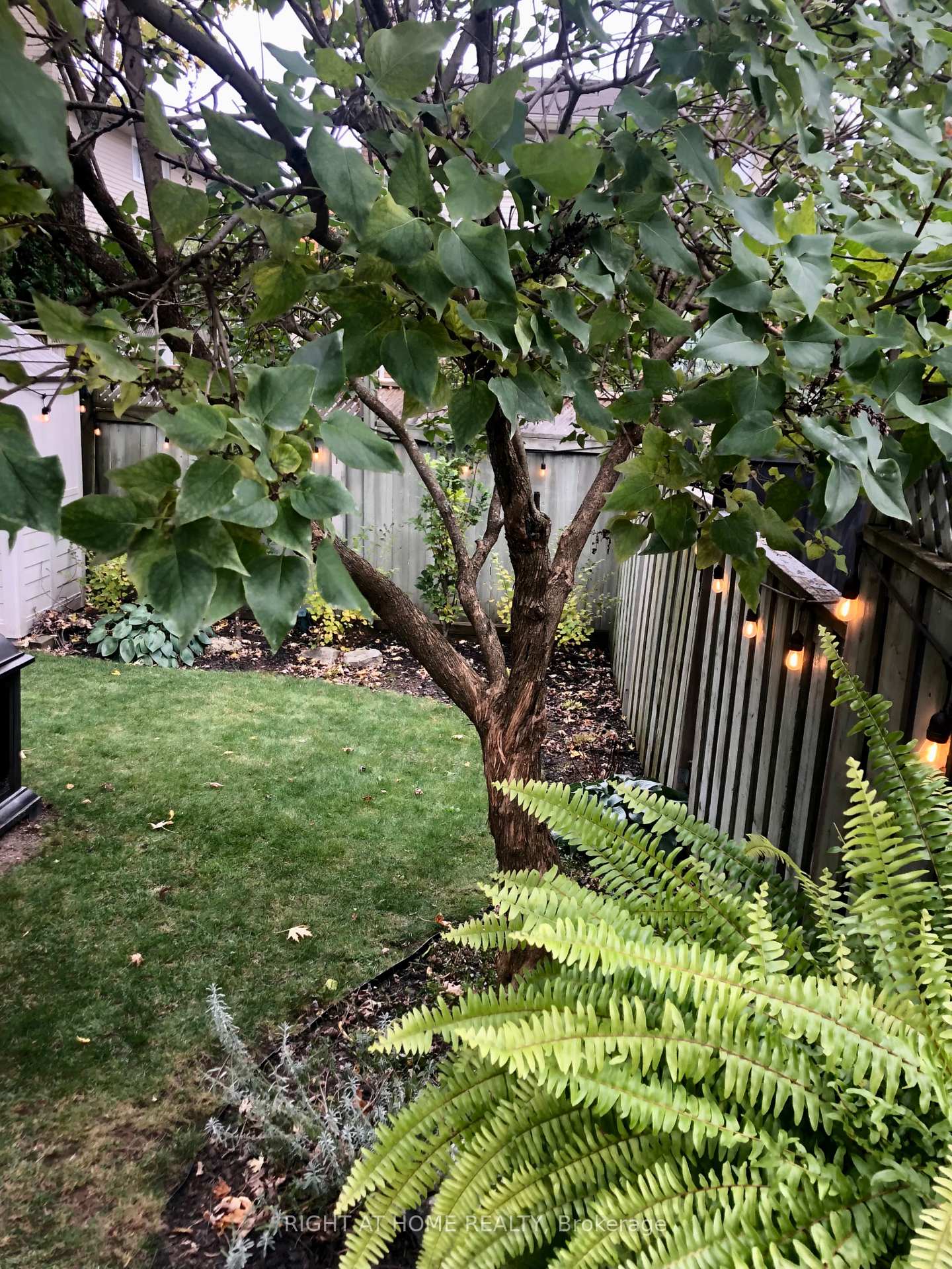 Photo 32 of 9 Aspen Court, Hamilton, Waterdown — HOMEH