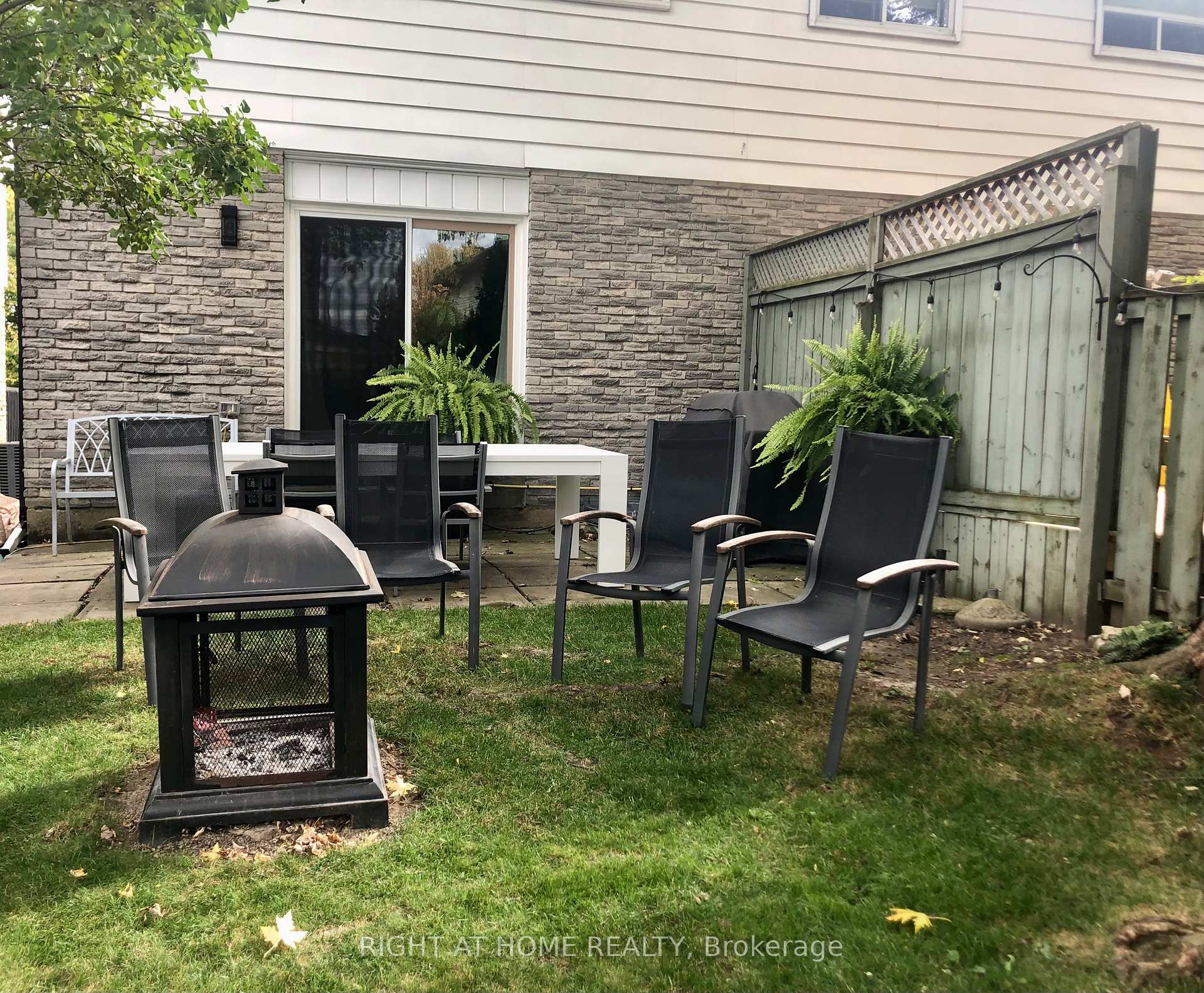 Photo 39 of 9 Aspen Court, Hamilton, Waterdown — HOMEH