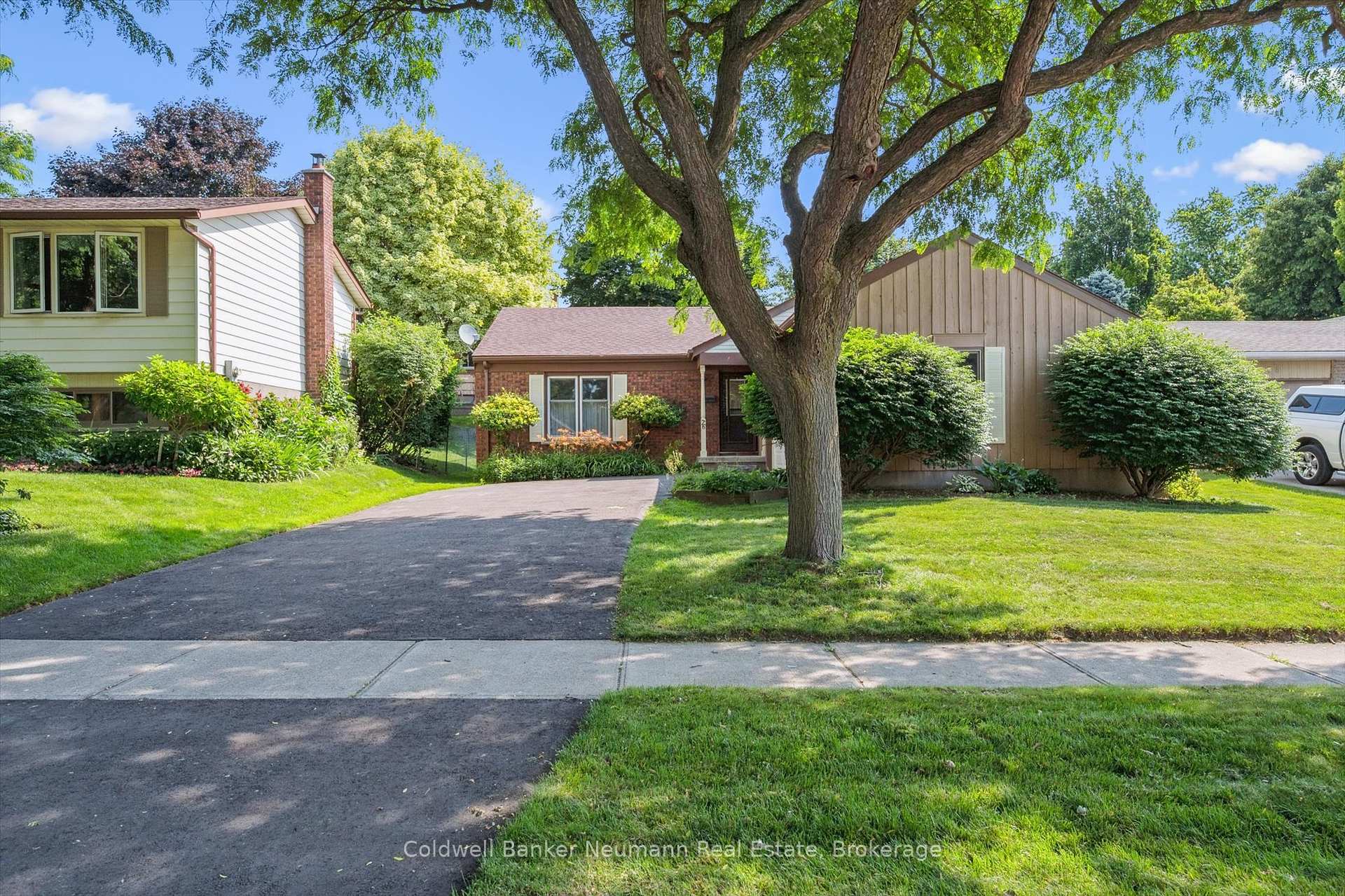 Photo 6 of 76 Shadybrook Crescent, Guelph, Kortright West — HOMEH
