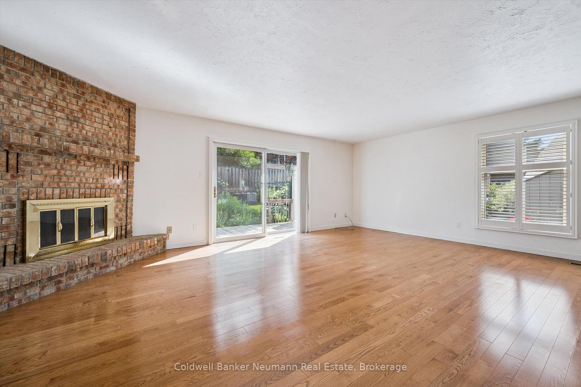 Photo 12 of 76 Shadybrook Crescent, Guelph, Kortright West — HOMEH