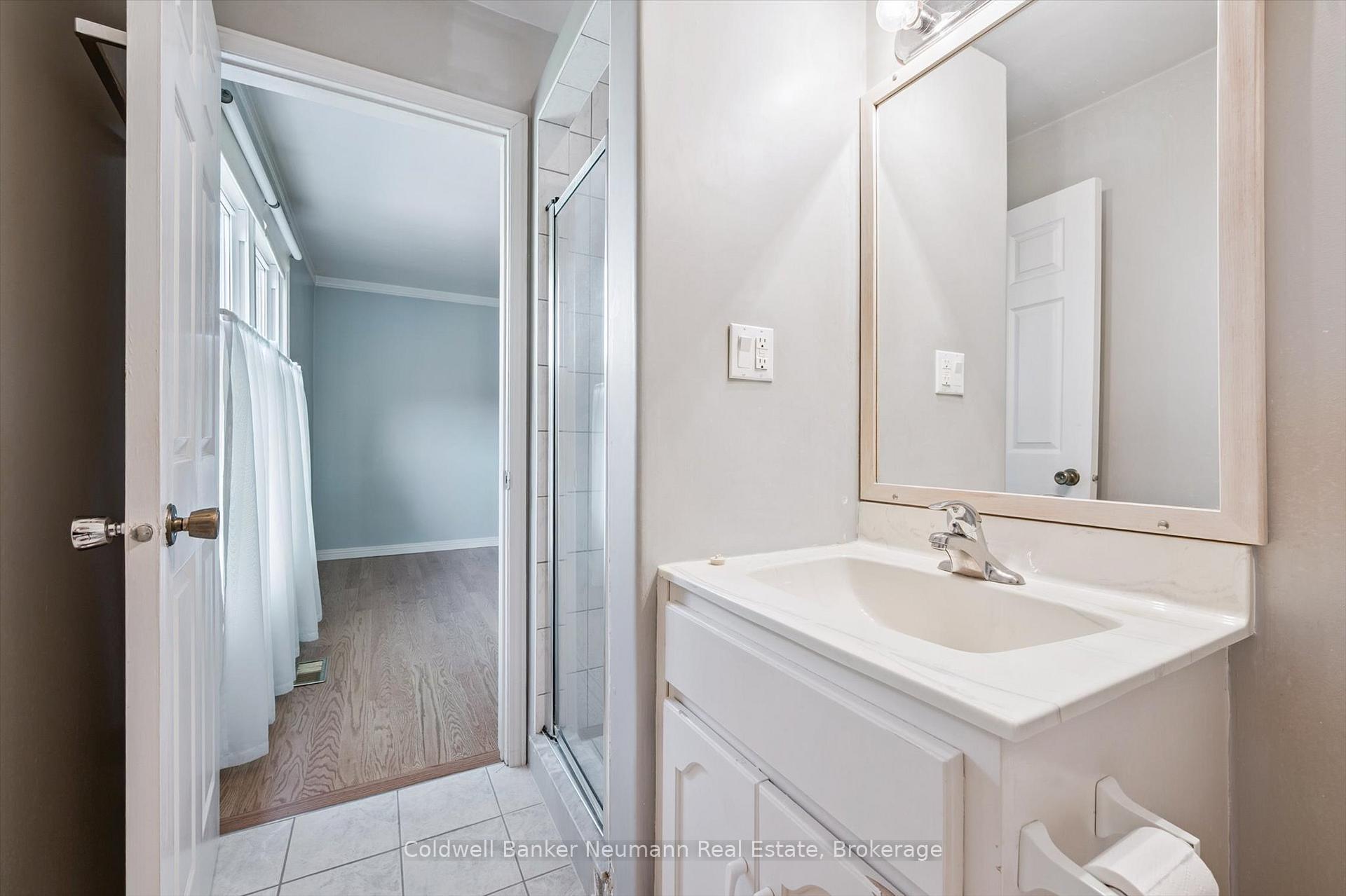 Photo 25 of 76 Shadybrook Crescent, Guelph, Kortright West — HOMEH