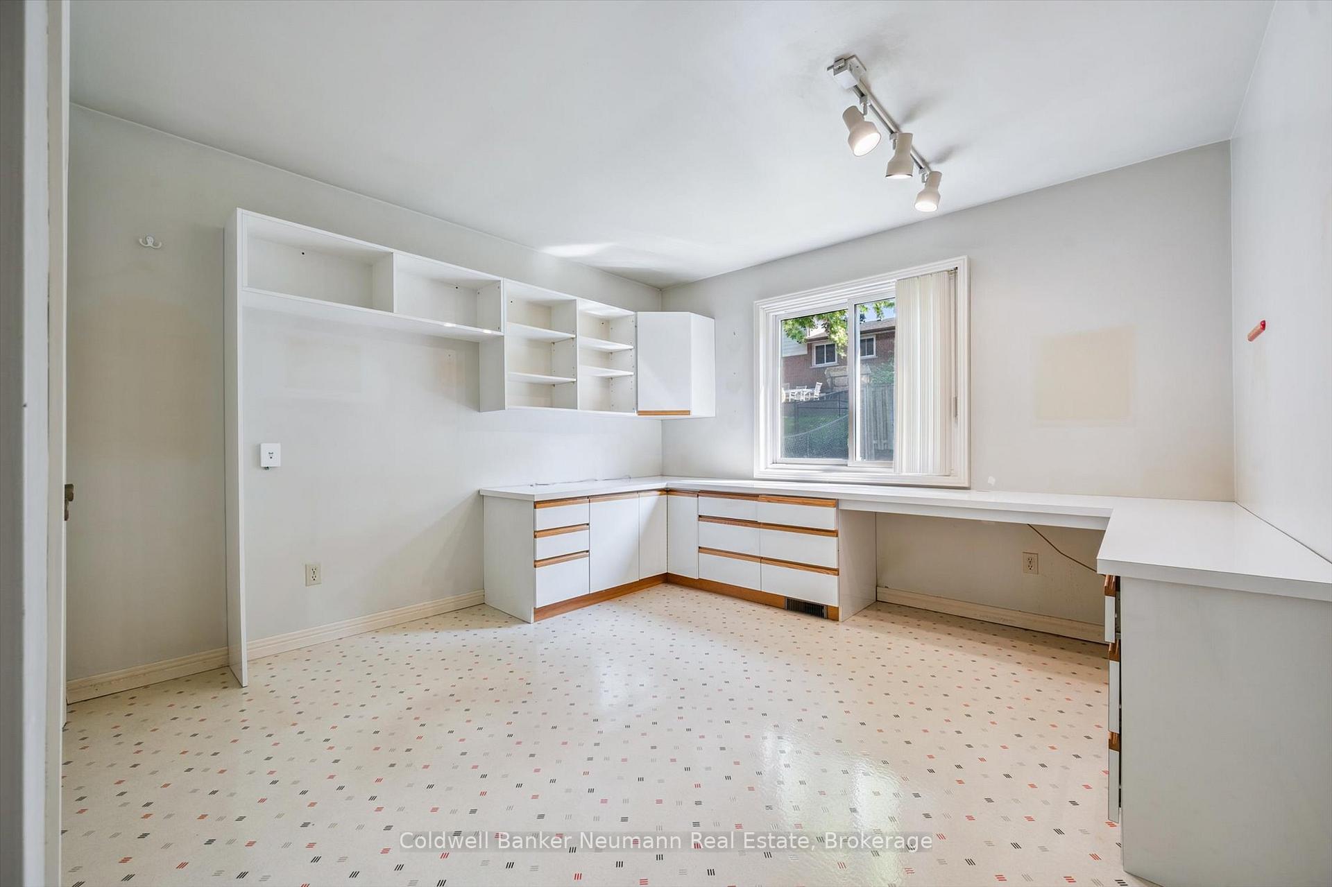 Photo 26 of 76 Shadybrook Crescent, Guelph, Kortright West — HOMEH