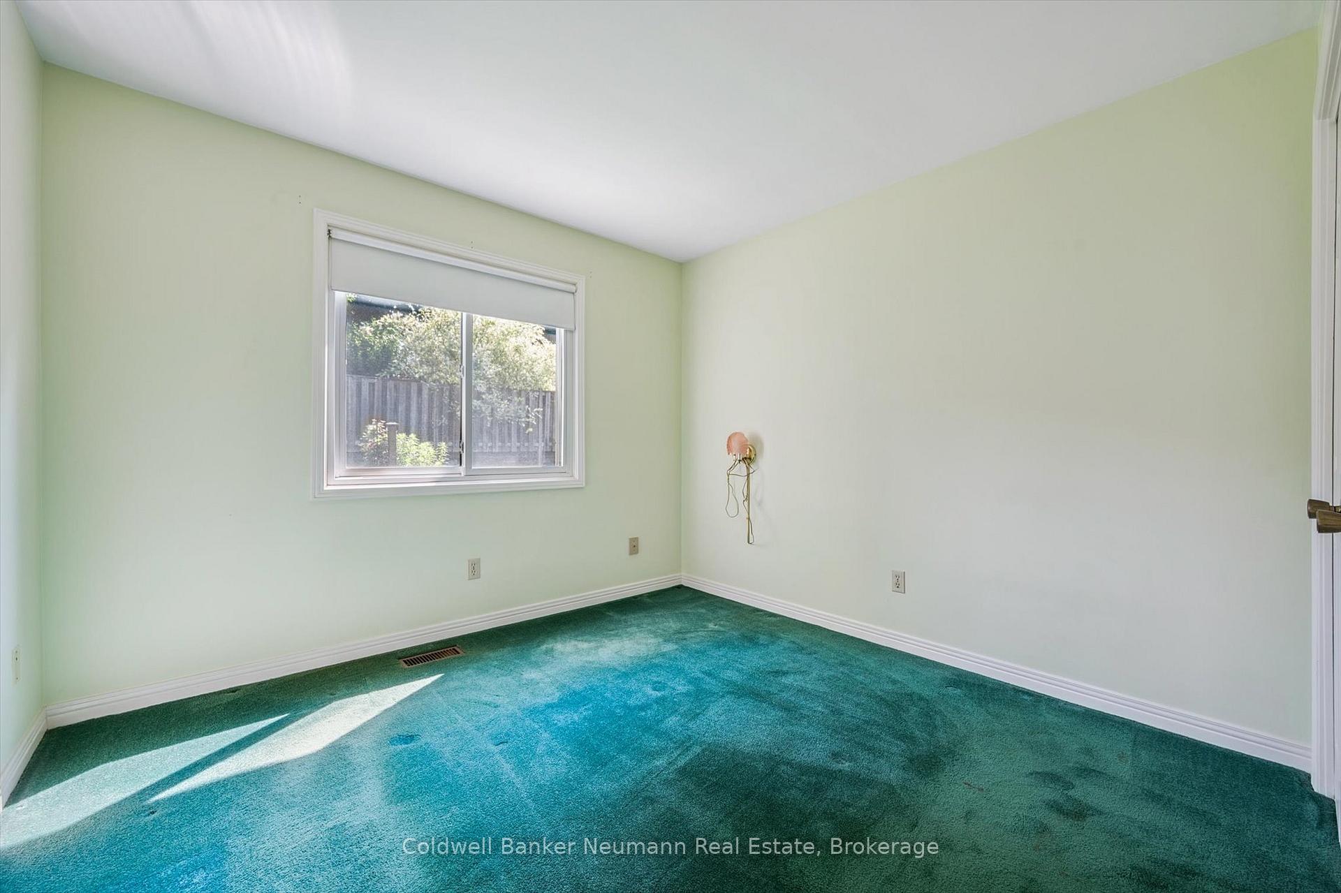 Photo 28 of 76 Shadybrook Crescent, Guelph, Kortright West — HOMEH