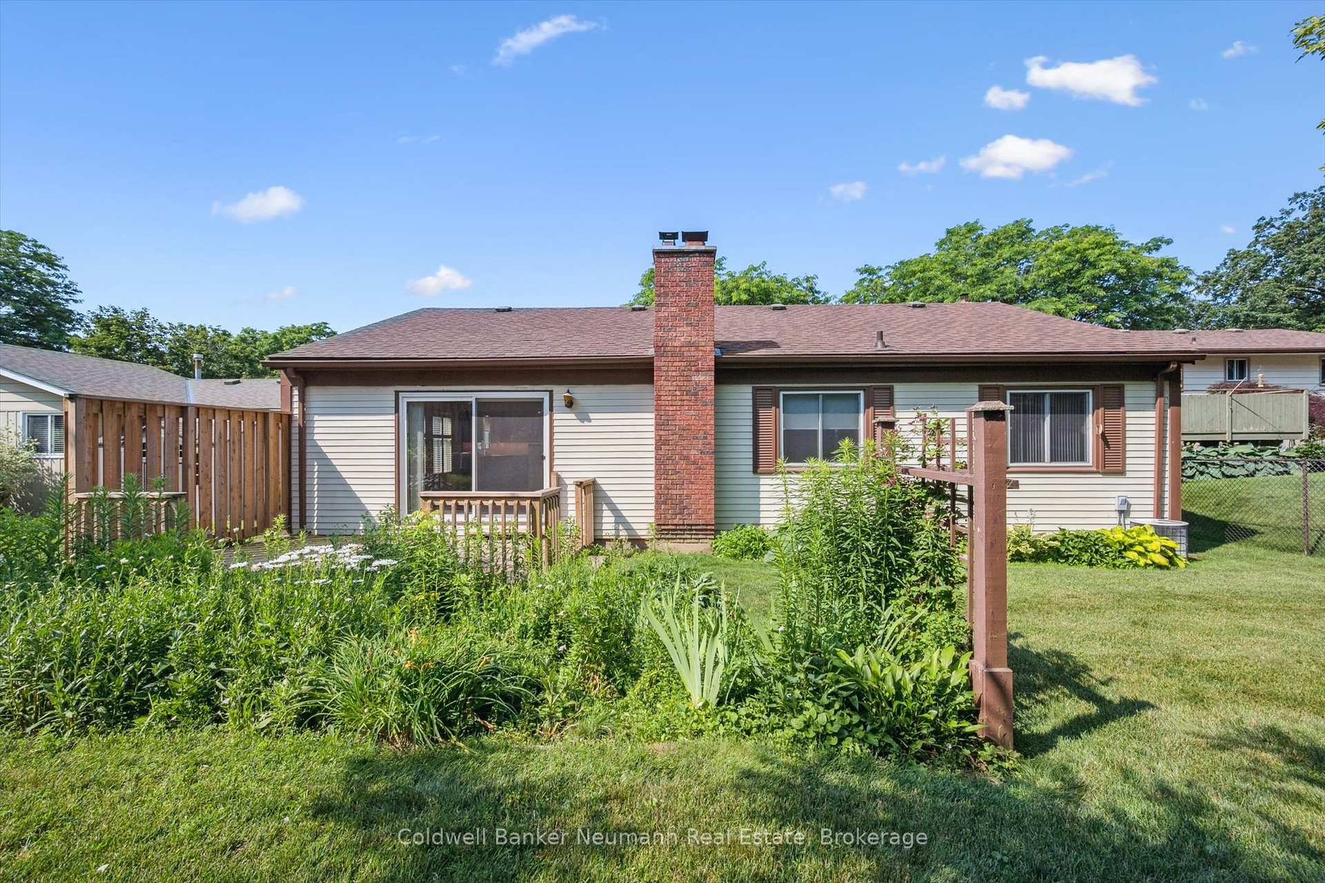 Photo 37 of 76 Shadybrook Crescent, Guelph, Kortright West — HOMEH