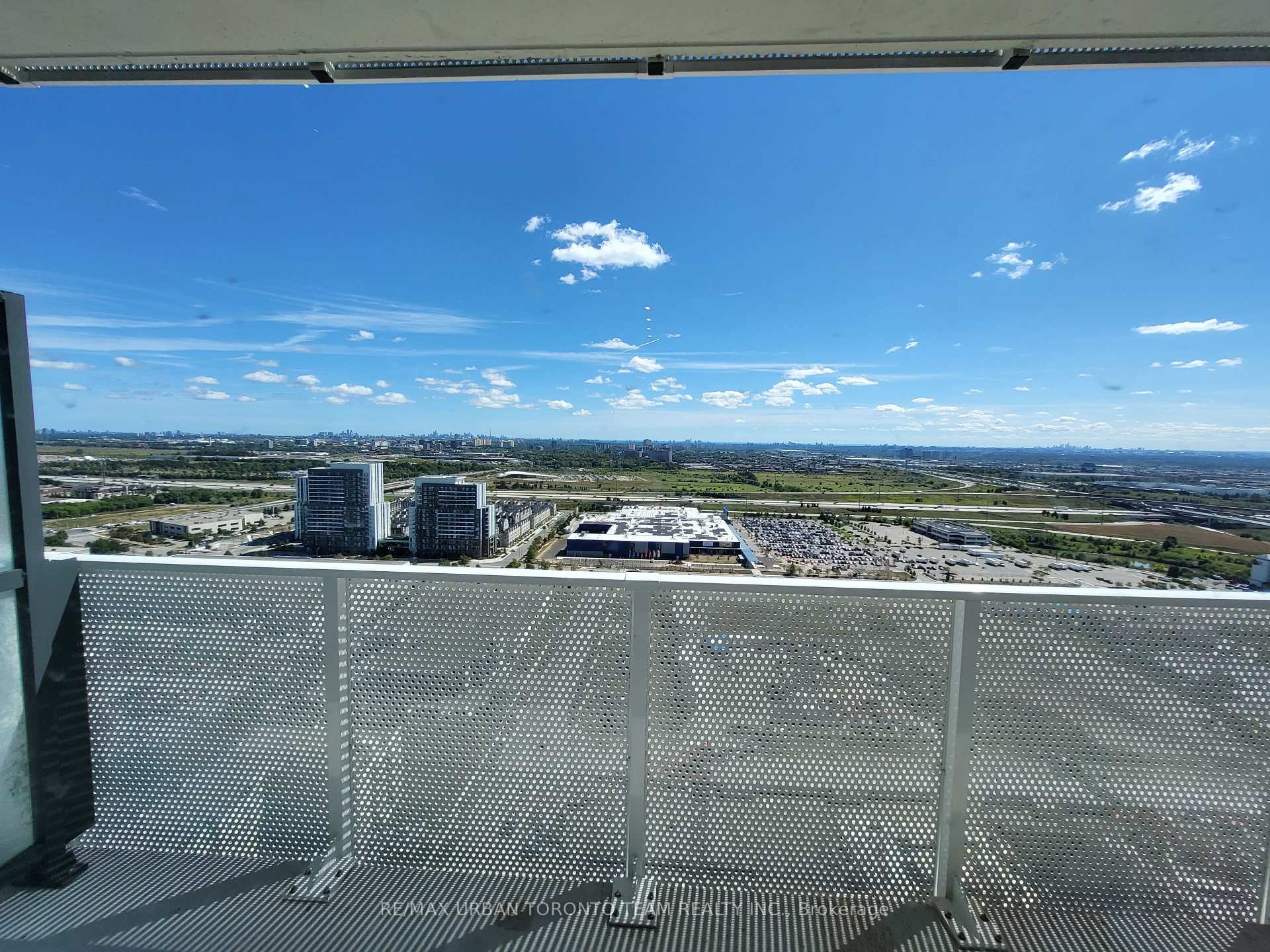 Photo 8 of Unit 3311, 28 Interchange Way, Vaughan, Vaughan Corporate Centre — HOMEH