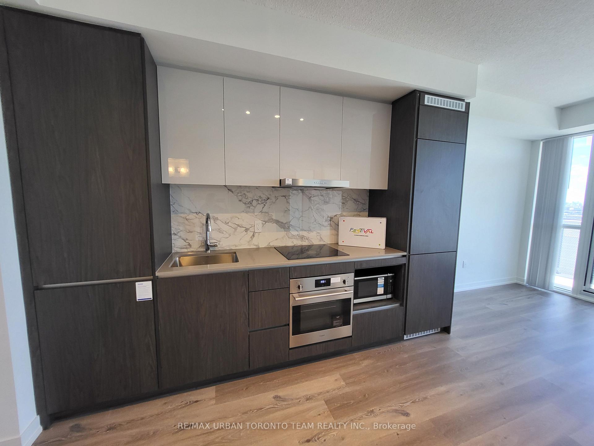 Photo 2 of Unit 3311, 28 Interchange Way, Vaughan, Vaughan Corporate Centre — HOMEH