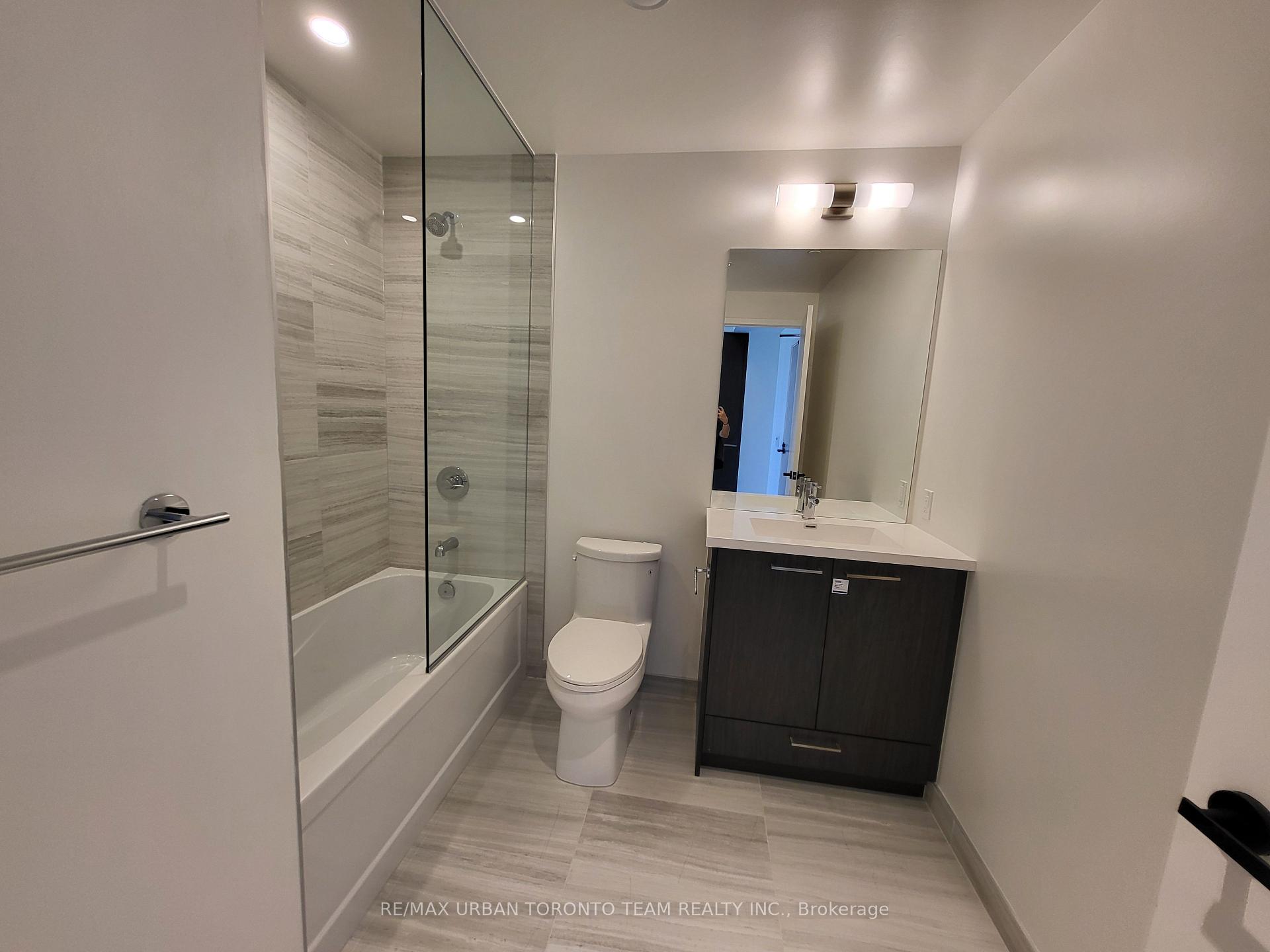 Photo 4 of Unit 3311, 28 Interchange Way, Vaughan, Vaughan Corporate Centre — HOMEH