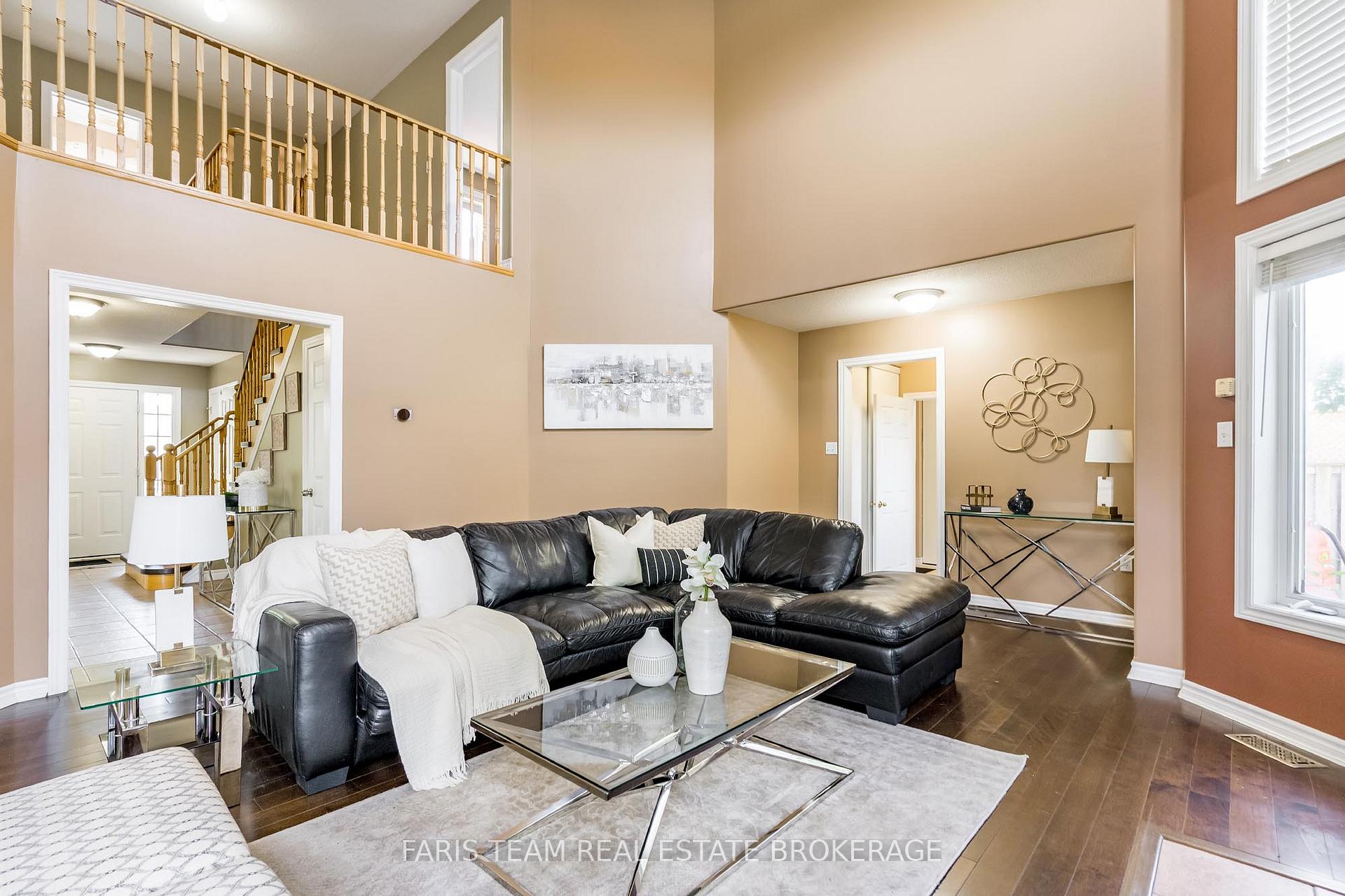 Photo 14 of 27 Capilano Court, Barrie, Little Lake — HOMEH
