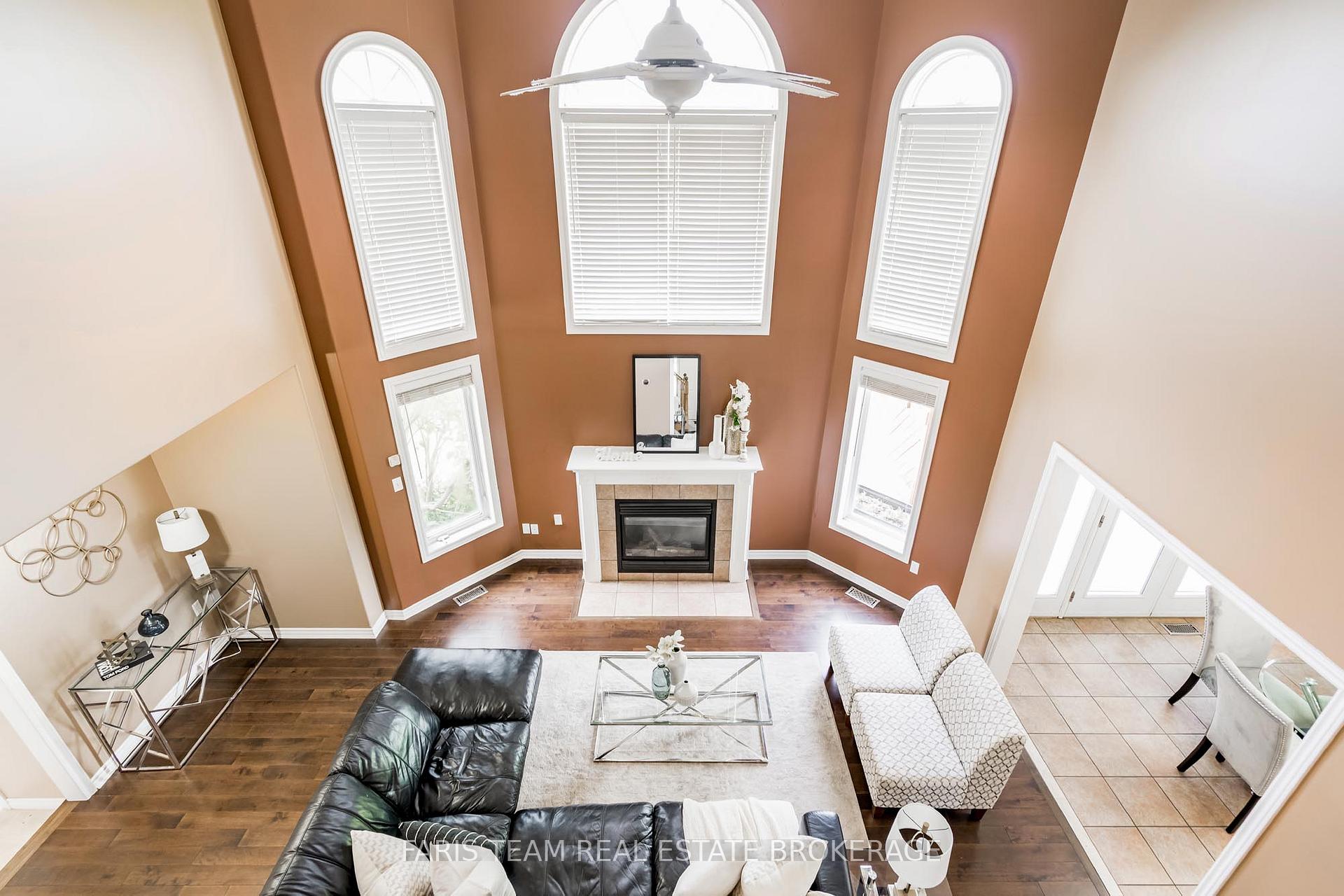 Photo 15 of 27 Capilano Court, Barrie, Little Lake — HOMEH