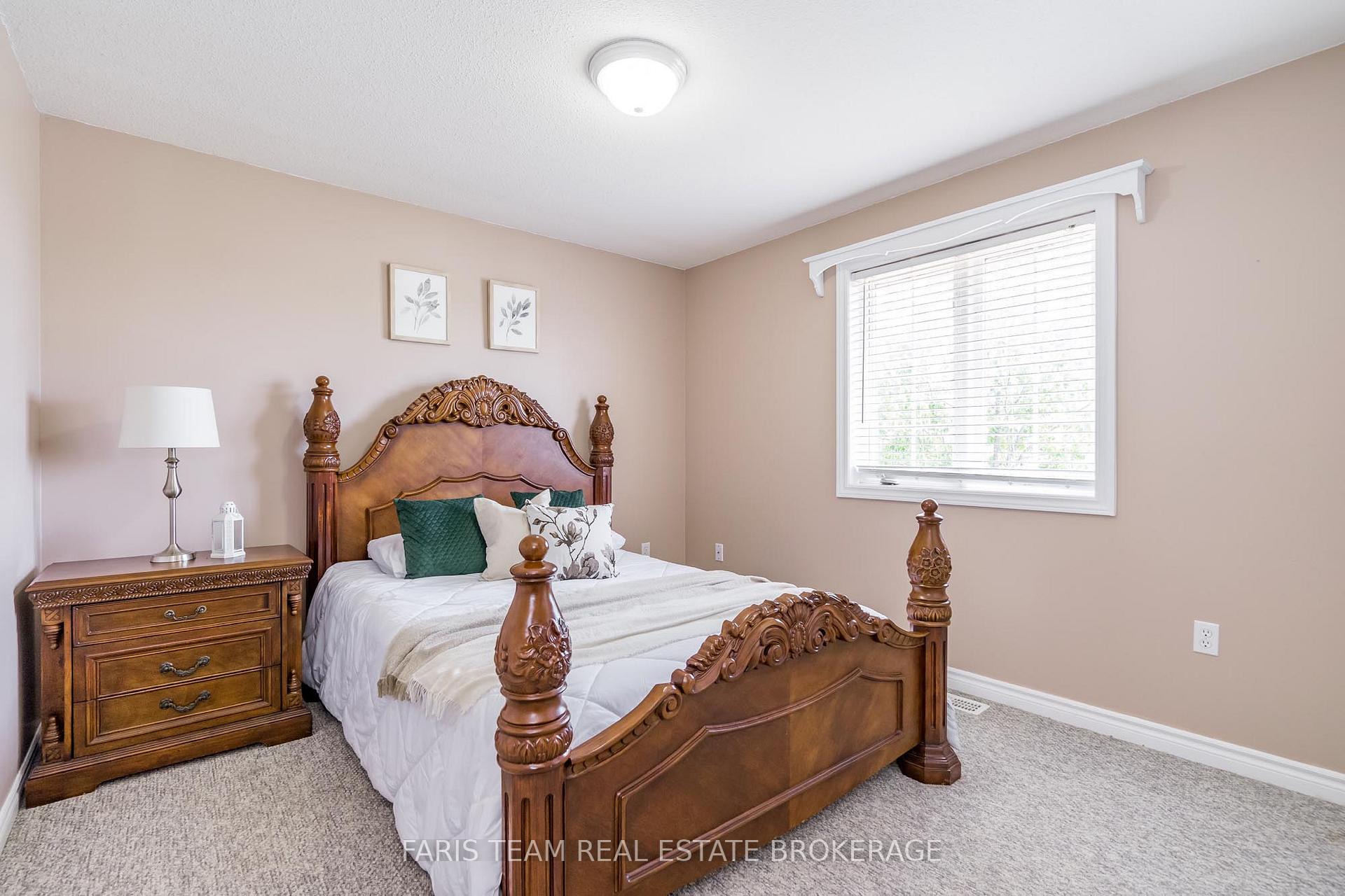 Photo 24 of 27 Capilano Court, Barrie, Little Lake — HOMEH