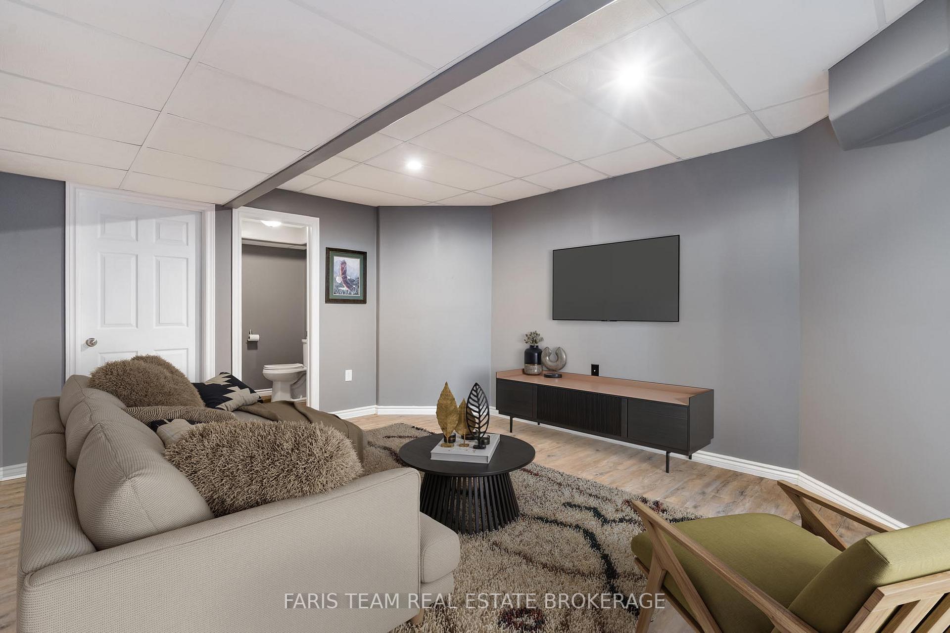 Photo 28 of 27 Capilano Court, Barrie, Little Lake — HOMEH