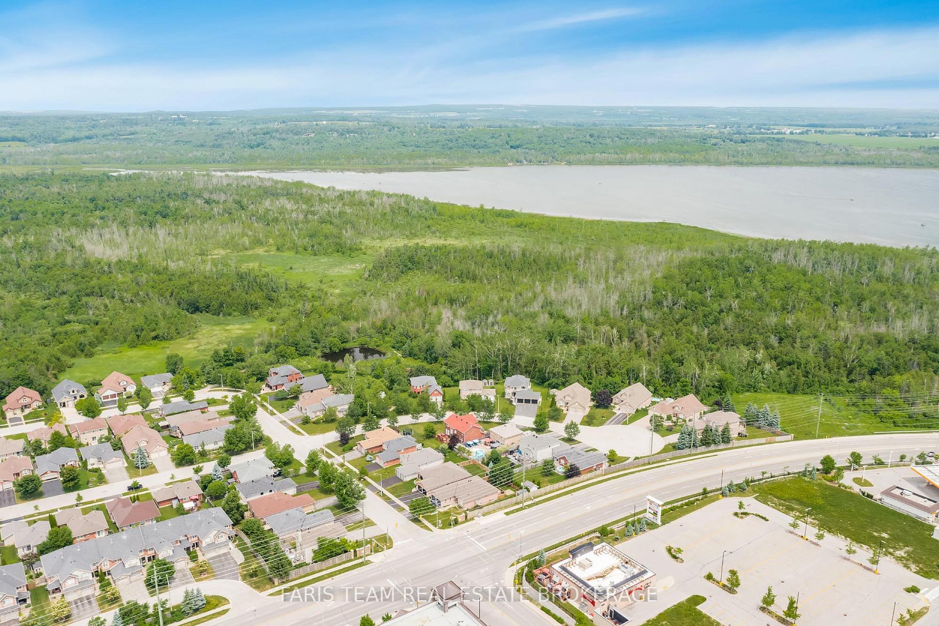Photo 37 of 27 Capilano Court, Barrie, Little Lake — HOMEH