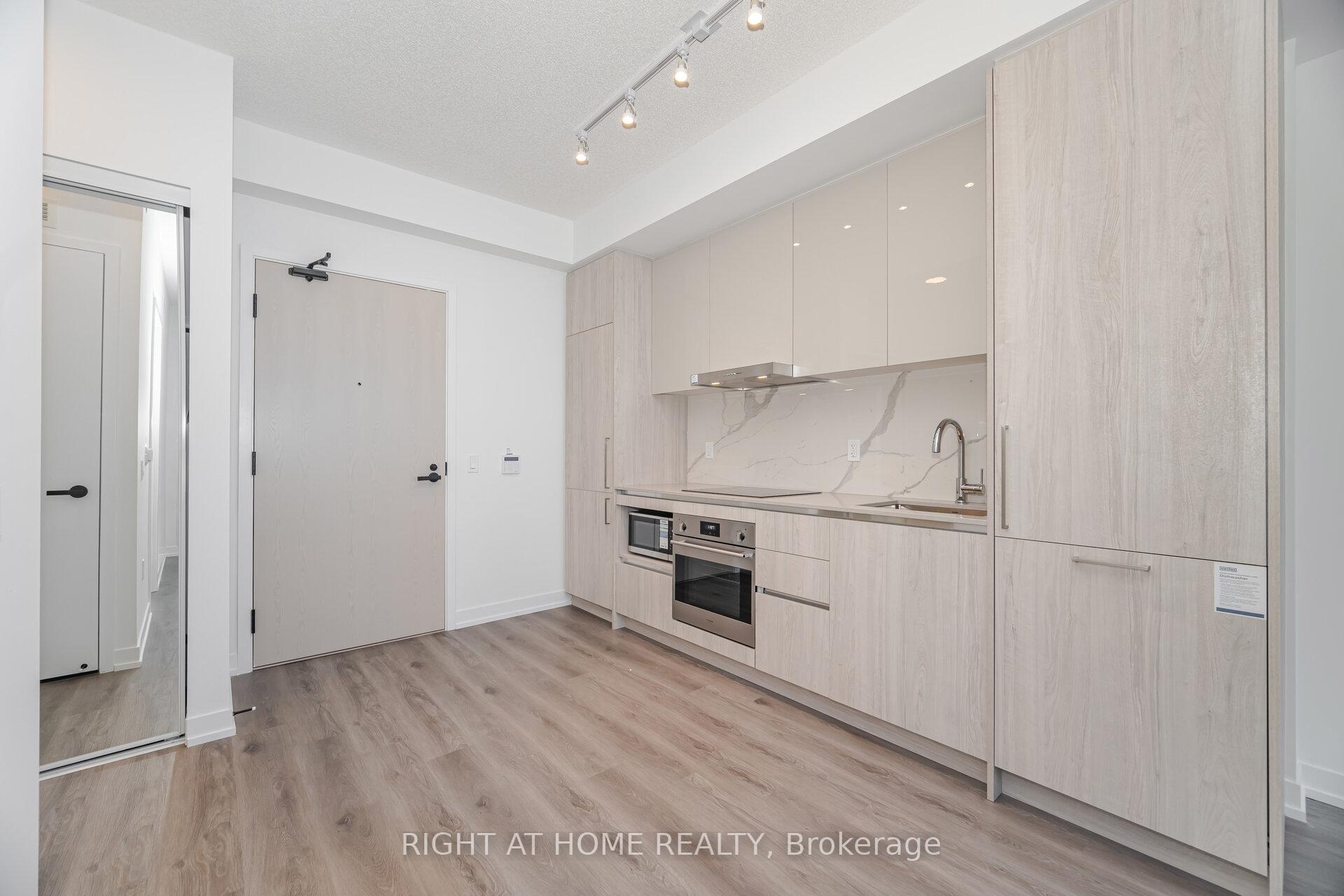 Photo 2 of Unit 5911, 225 Commerce Street N, Vaughan, Vaughan Corporate Centre — HOMEH