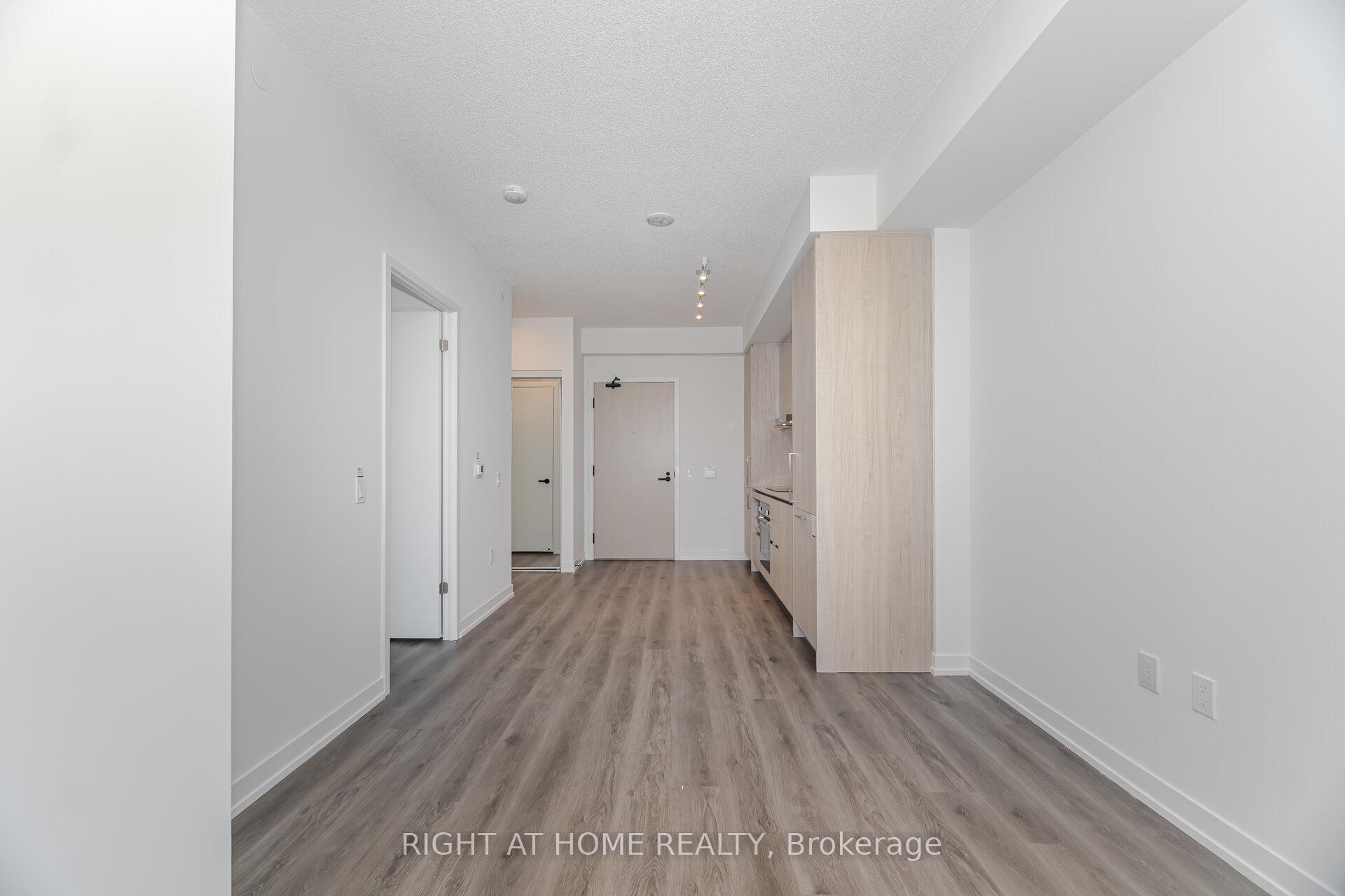 Photo 11 of Unit 5911, 225 Commerce Street N, Vaughan, Vaughan Corporate Centre — HOMEH