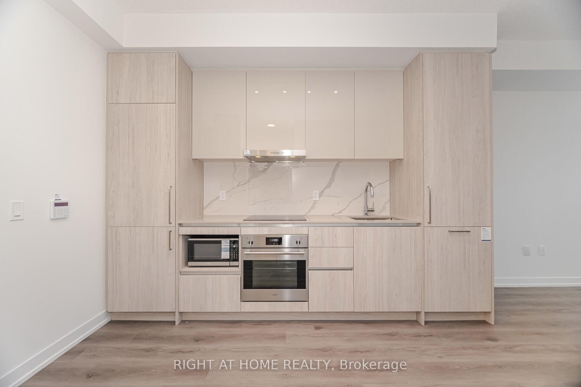 Photo 7 of Unit 5911, 225 Commerce Street N, Vaughan, Vaughan Corporate Centre — HOMEH