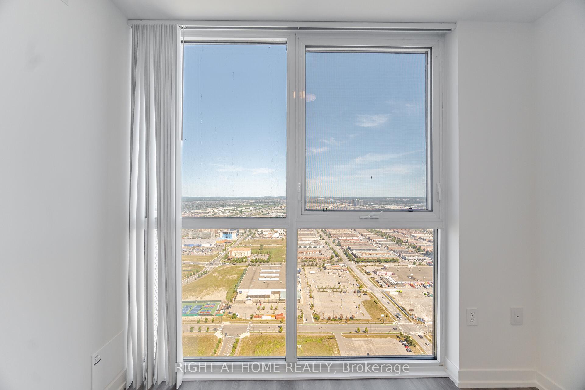 Photo 4 of Unit 5911, 225 Commerce Street N, Vaughan, Vaughan Corporate Centre — HOMEH