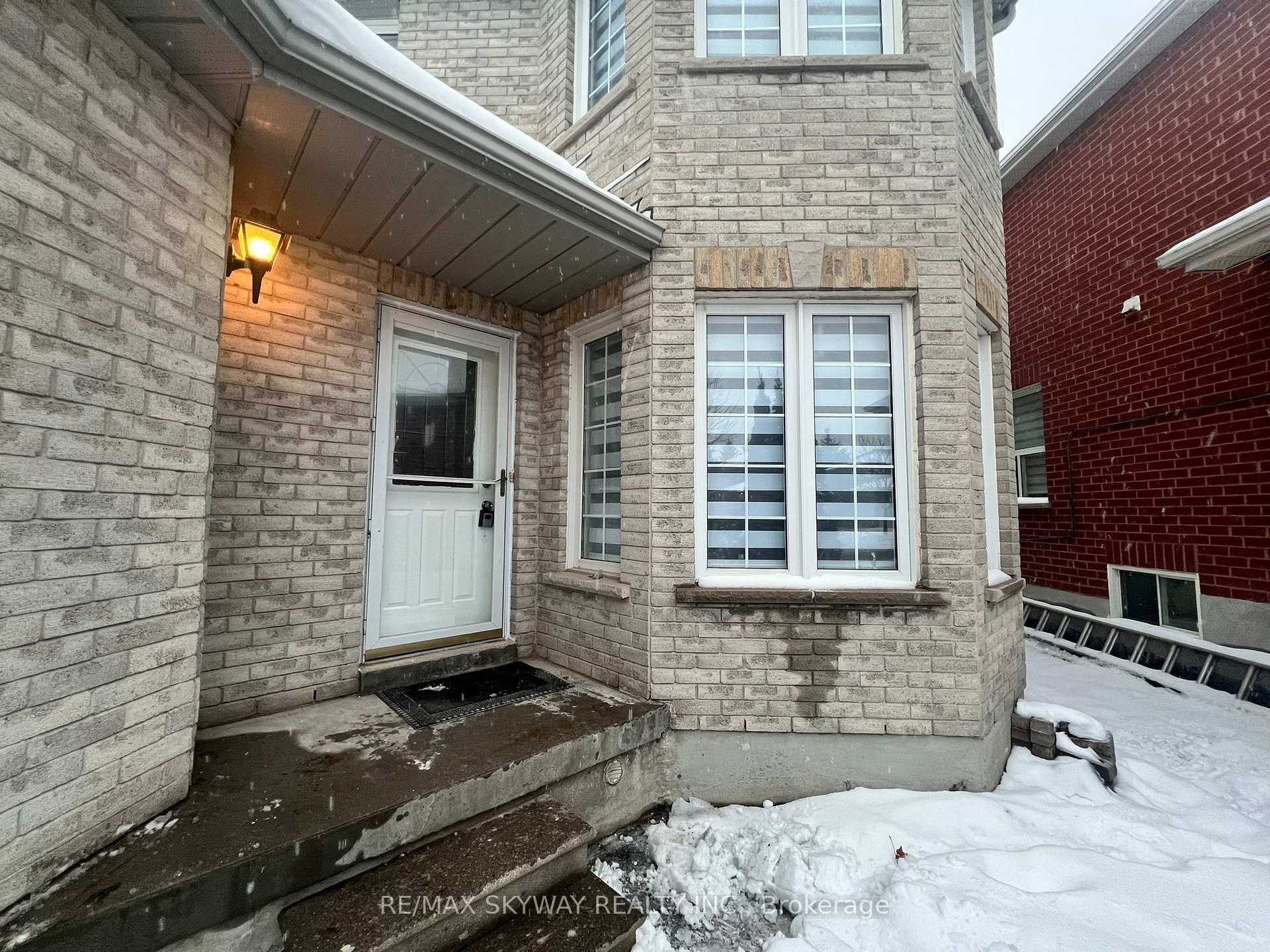 Photo 2 of 20 Grace Crescent, Barrie, Painswick South — HOMEH
