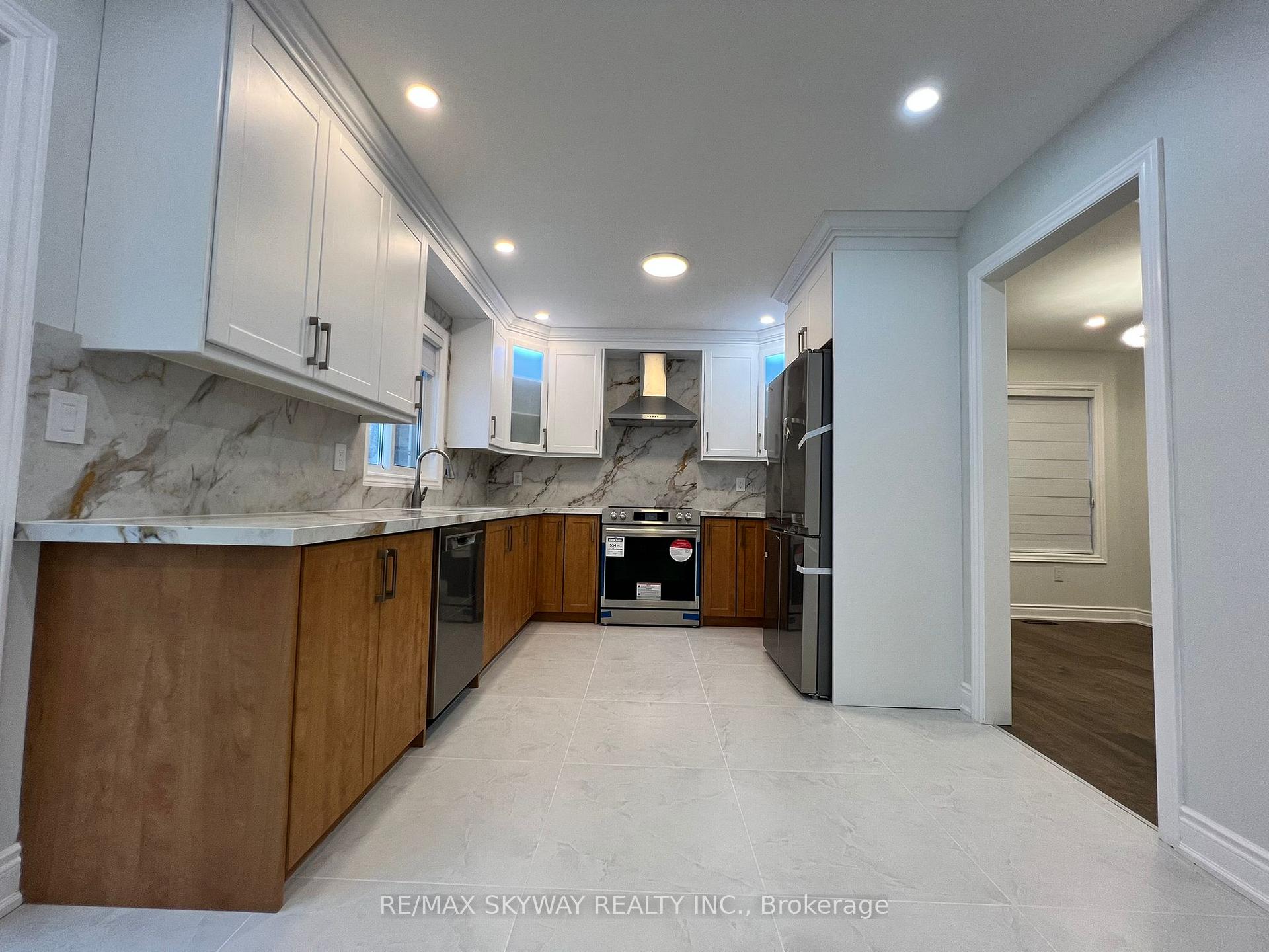 Photo 5 of 20 Grace Crescent, Barrie, Painswick South — HOMEH