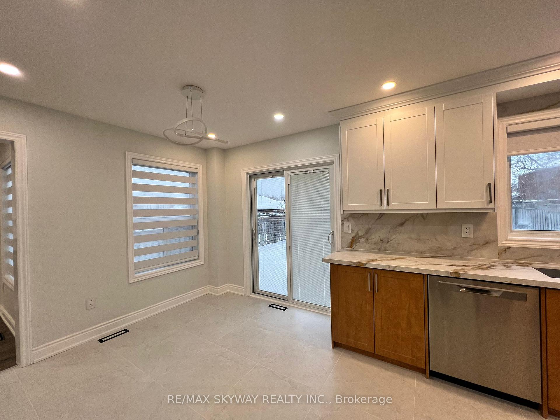 Photo 7 of 20 Grace Crescent, Barrie, Painswick South — HOMEH