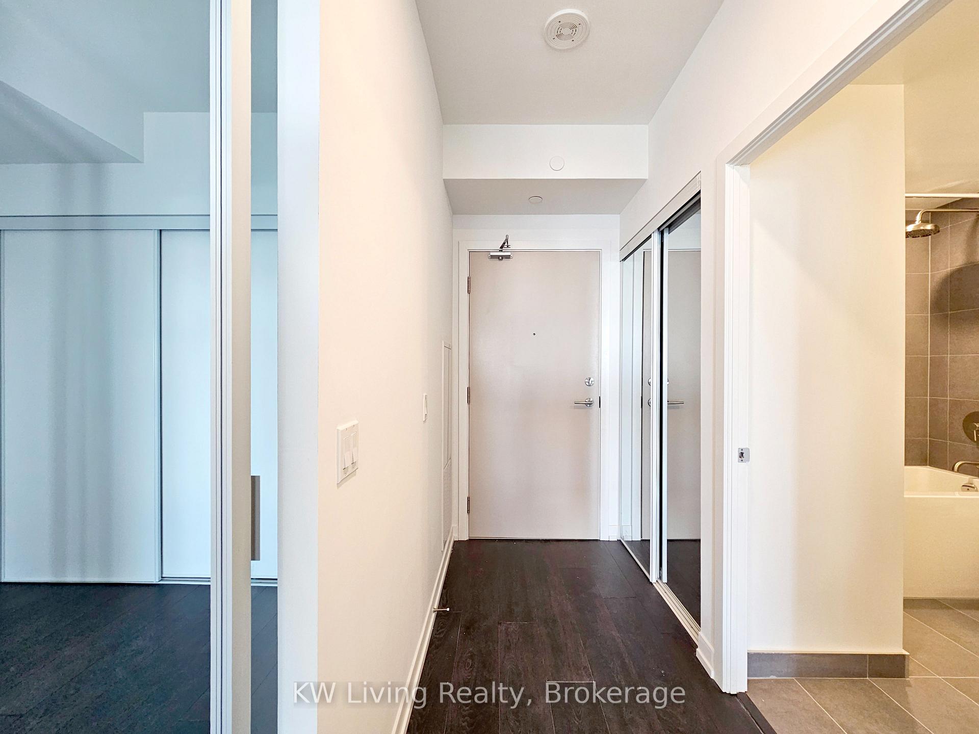Photo 3 of Unit 1603, 2020 Bathurst Street, Toronto, Humewood-Cedarvale — HOMEH