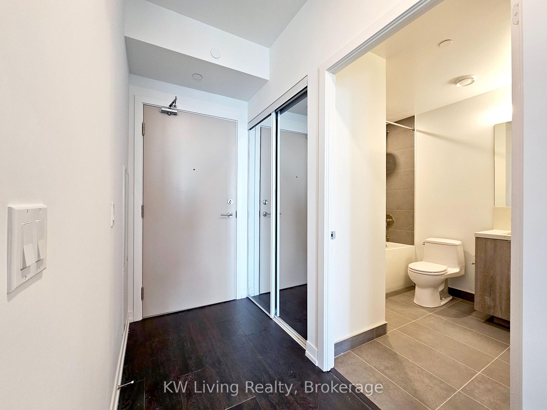 Photo 4 of Unit 1603, 2020 Bathurst Street, Toronto, Humewood-Cedarvale — HOMEH