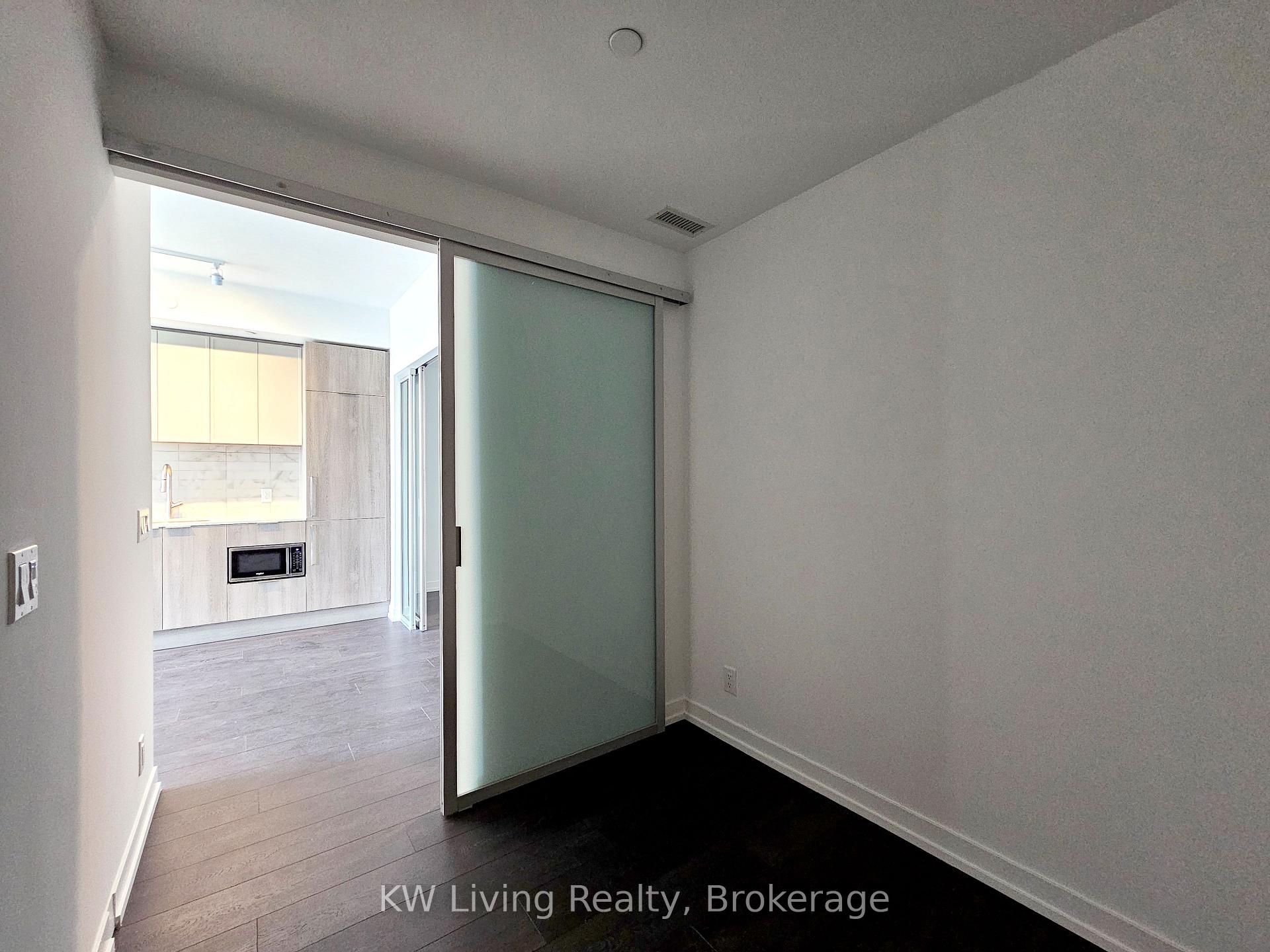 Photo 6 of Unit 1603, 2020 Bathurst Street, Toronto, Humewood-Cedarvale — HOMEH