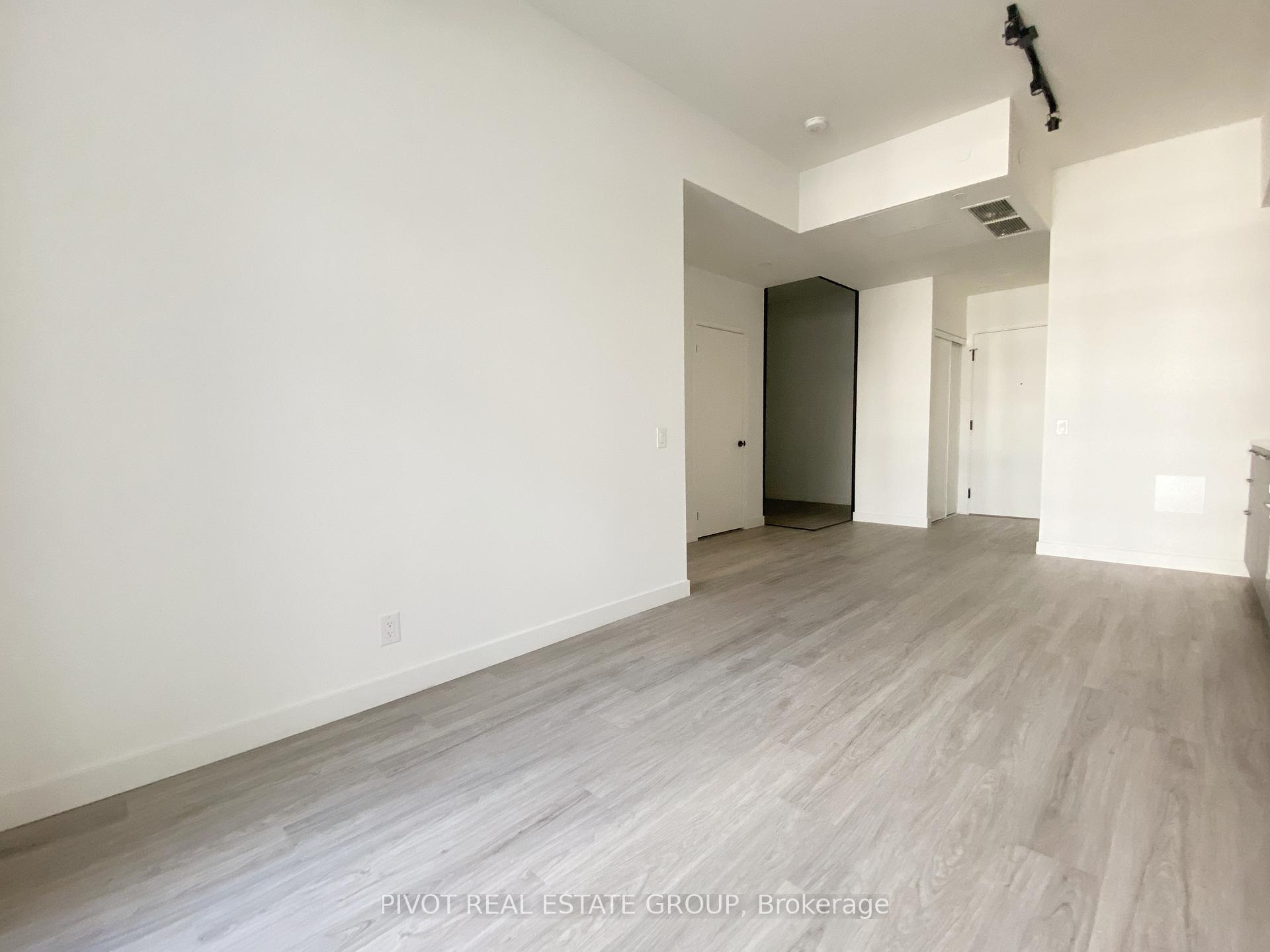 Photo 8 of Unit 726, 1050 Eastern Avenue, Toronto, The Beaches — HOMEH